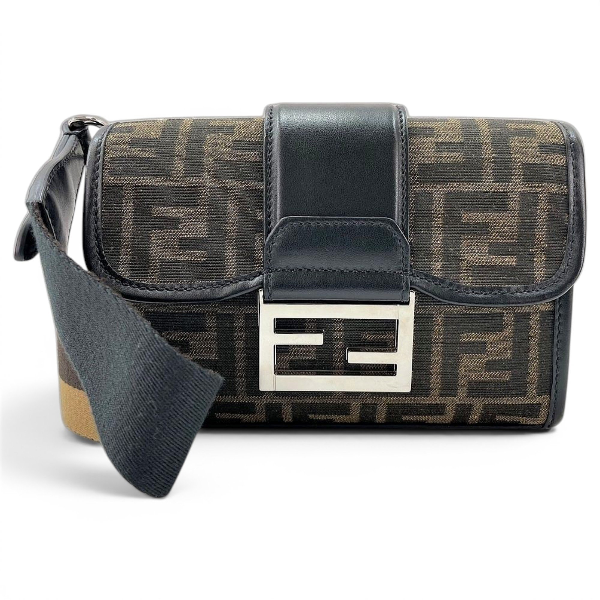 Baguette leather handbag