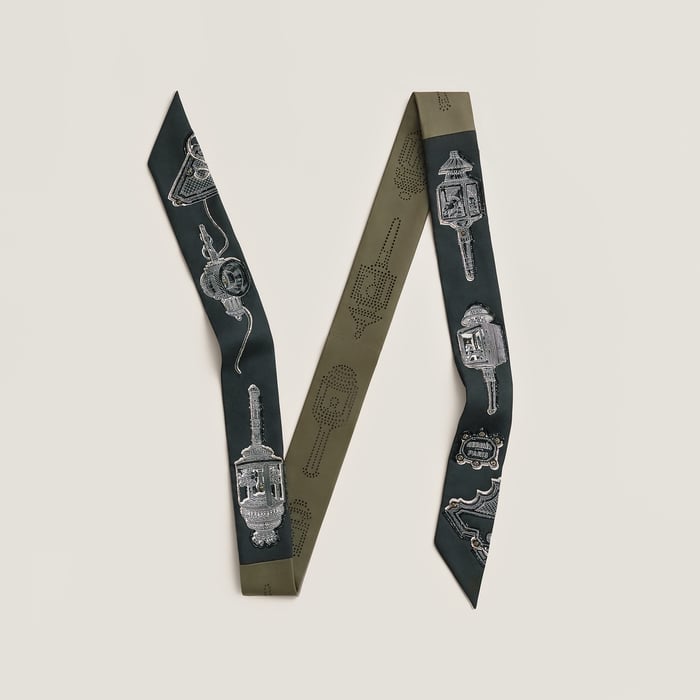 Merveilleuses Lanternes Exceptional Embroidered Twilly