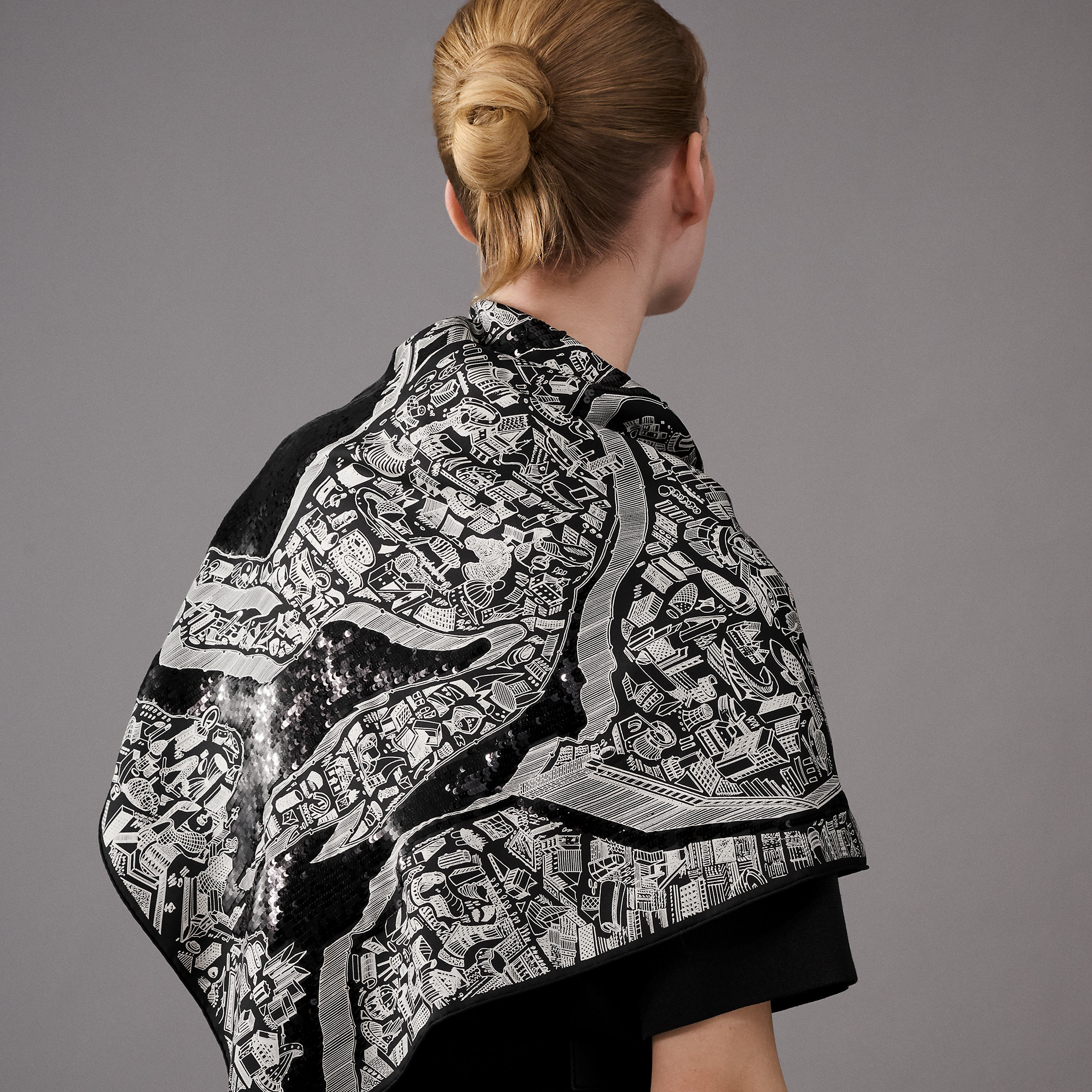 La Cite Cavaliere la Nuit embroidered scarf 90