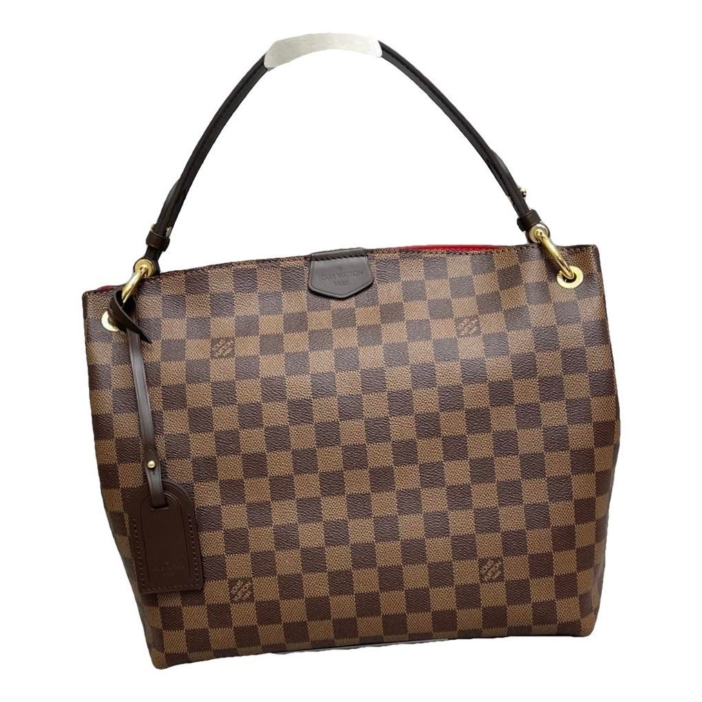 Graceful leather handbag