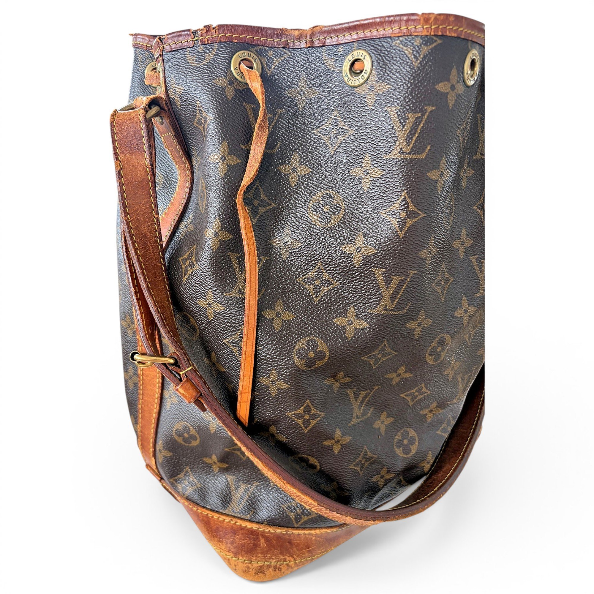 Noé leather handbag