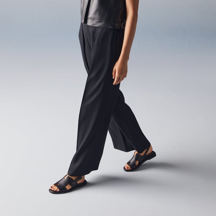 Noir Maya Sandal