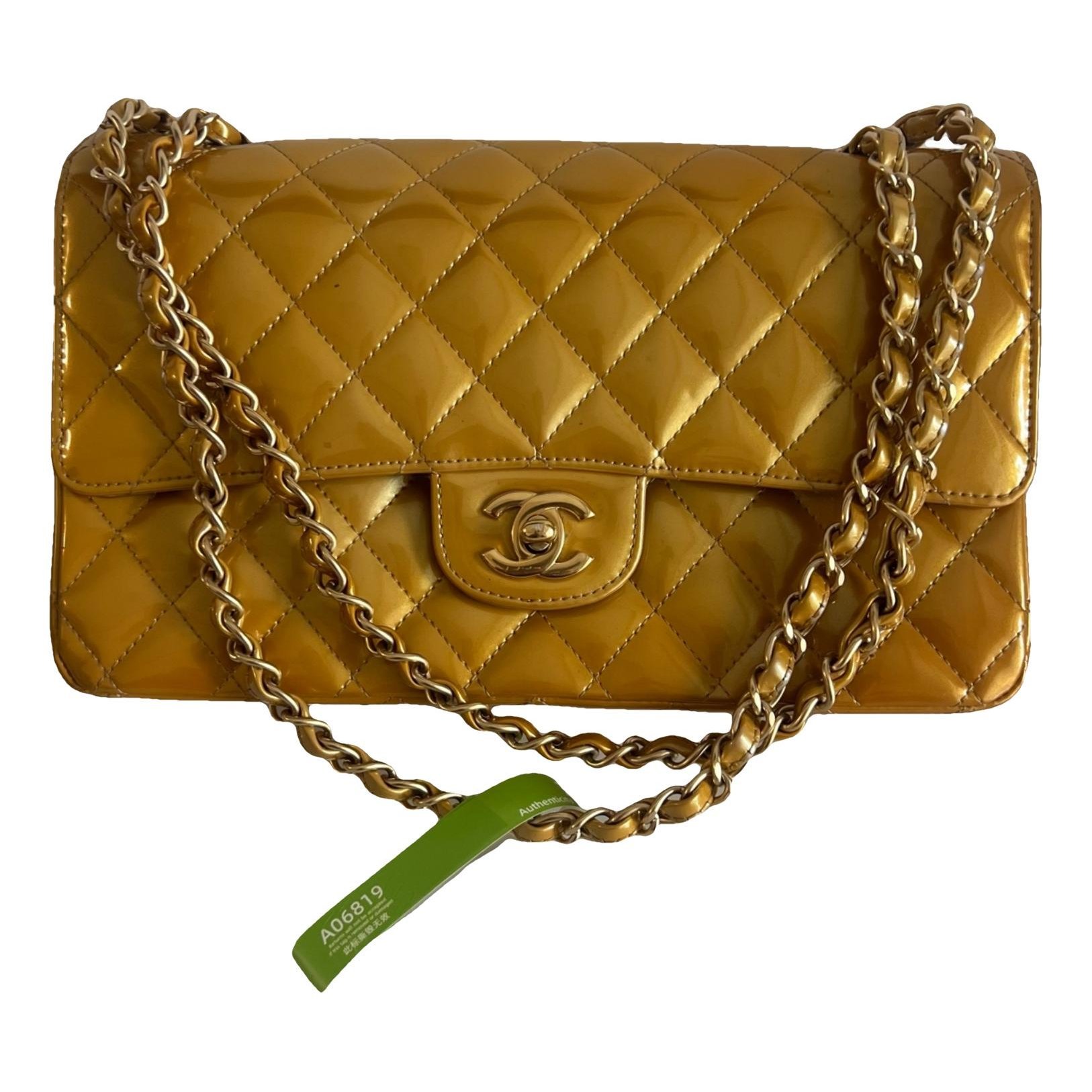 Timeless/Classique patent leather crossbody bag