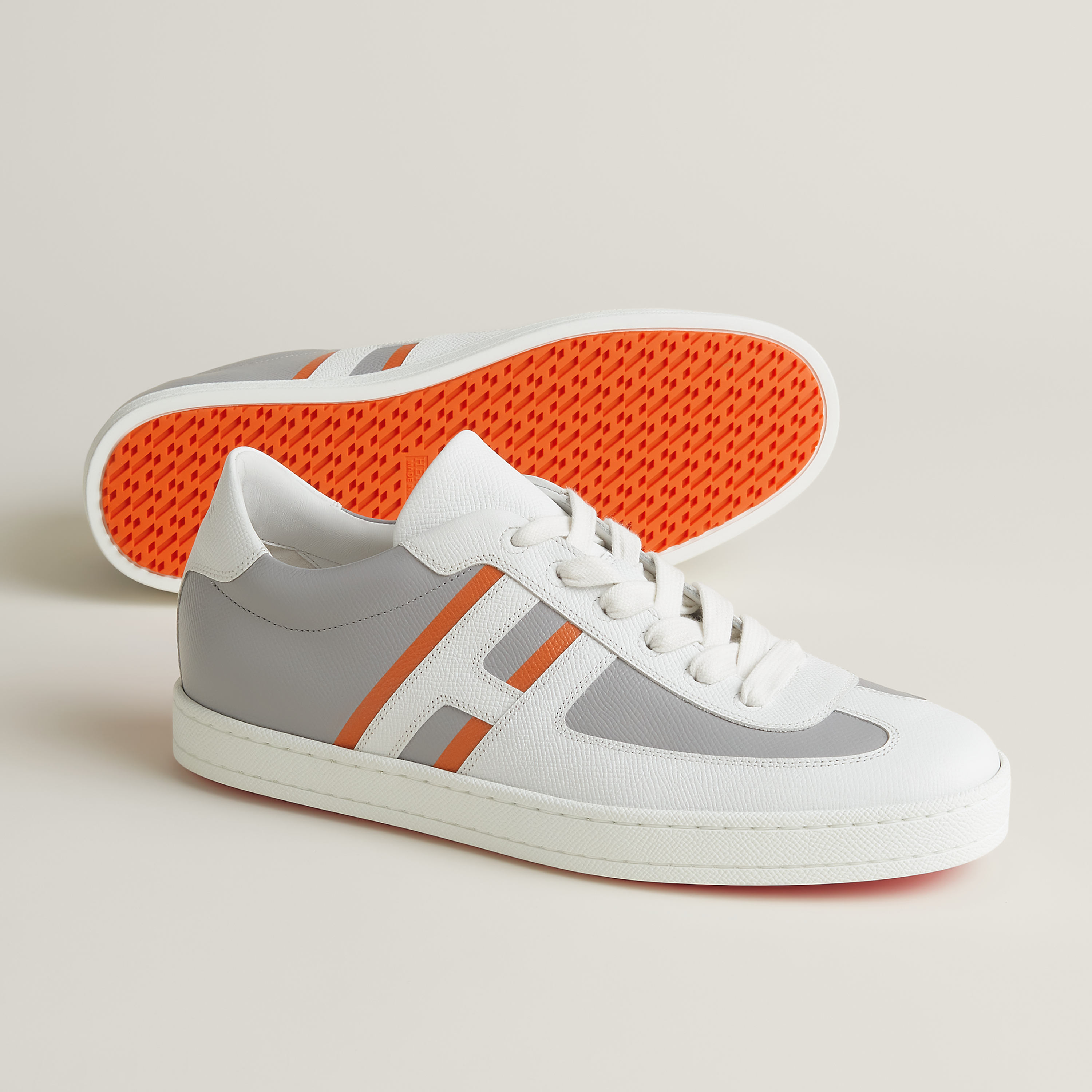 Boomerang sneaker