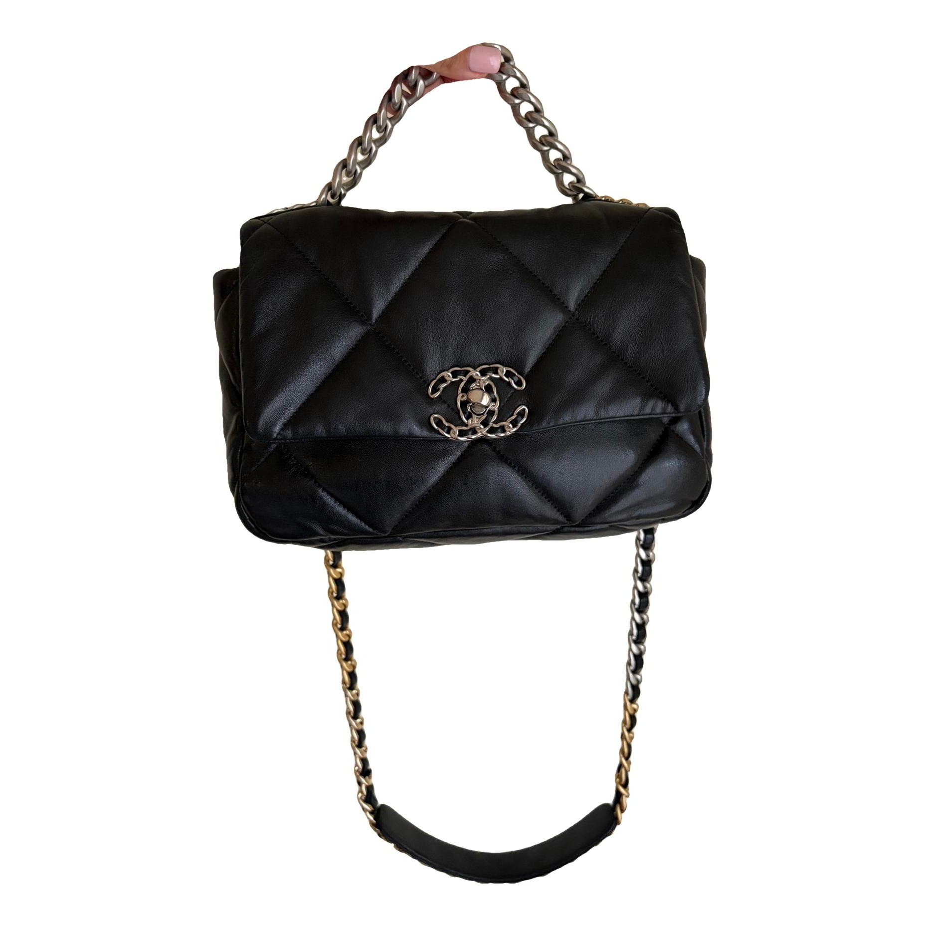Chanel 19 leather handbag