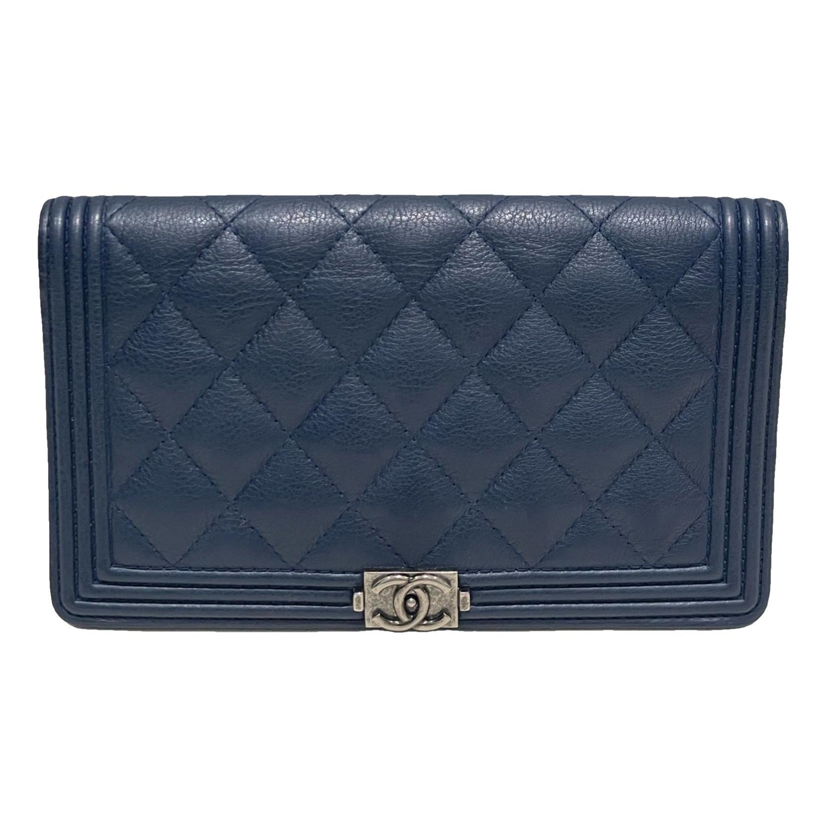 Wallet On Chain Boy leather crossbody bag