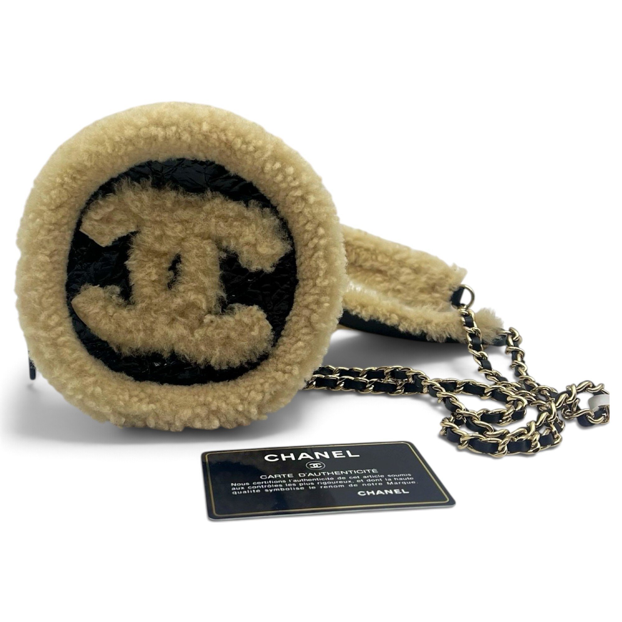 Chanel 19 leather crossbody bag