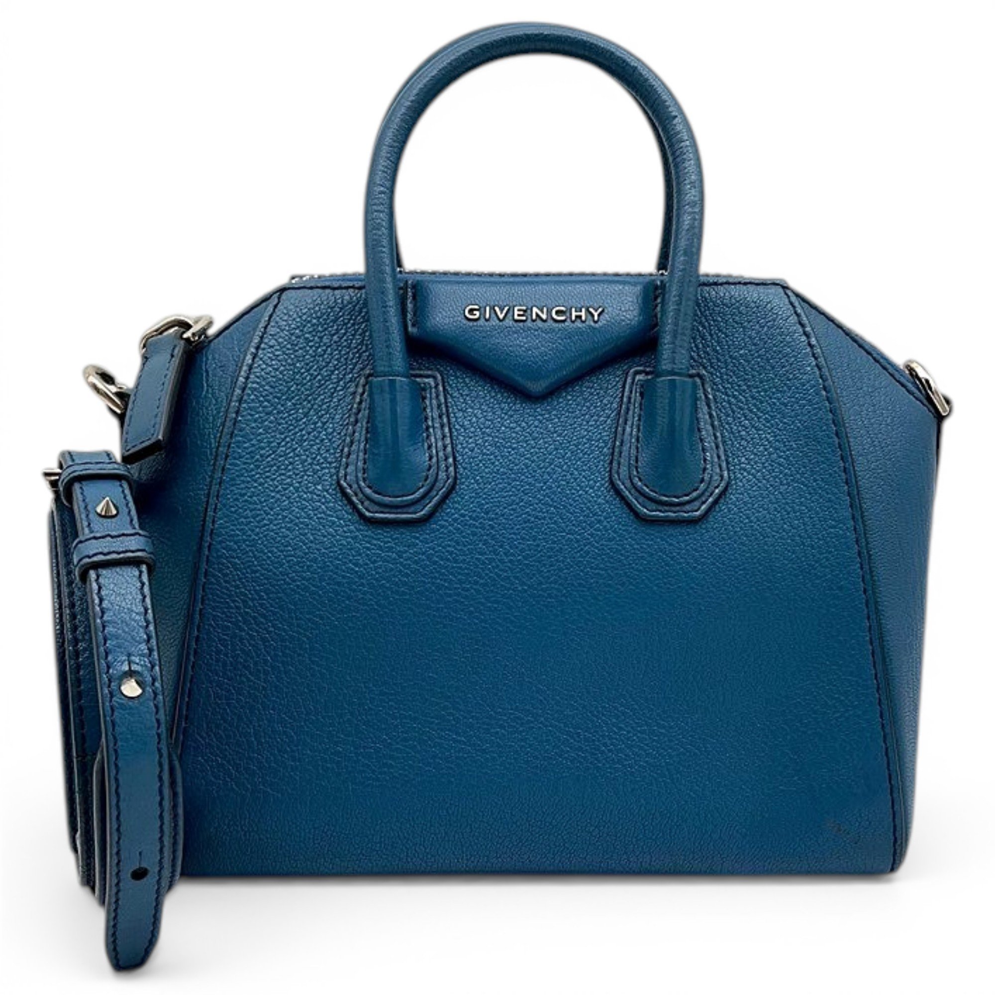 Antigona leather handbag
