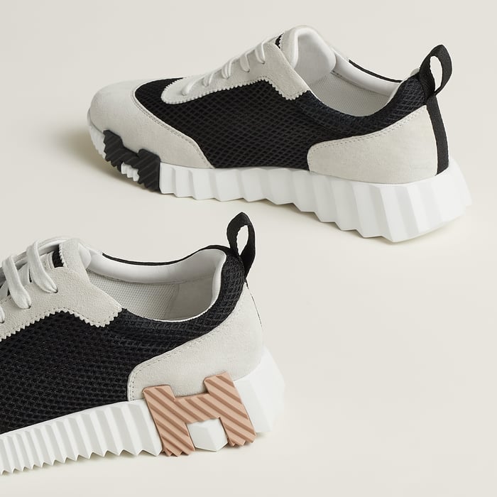 Bouncing Sneaker