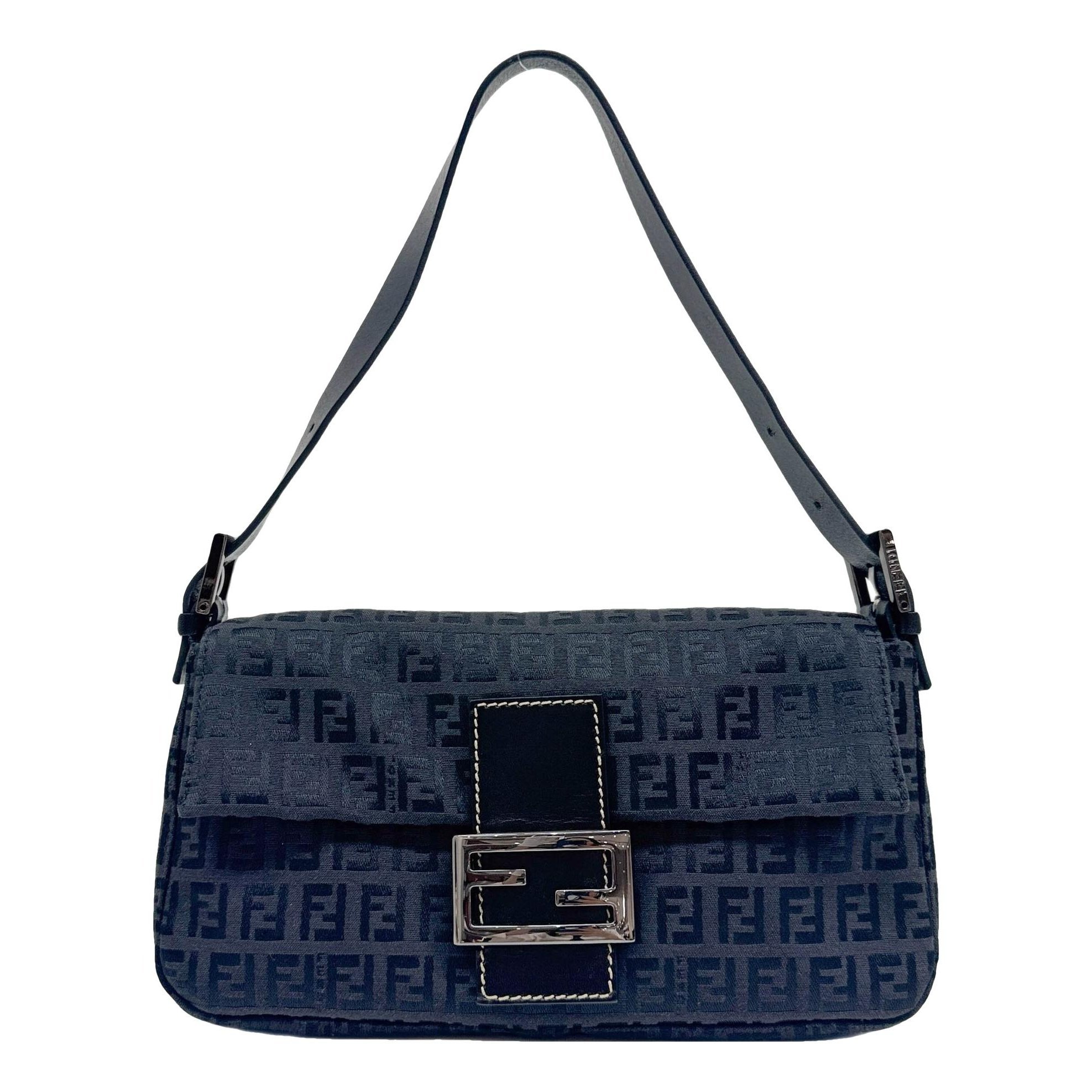 Baguette cloth handbag