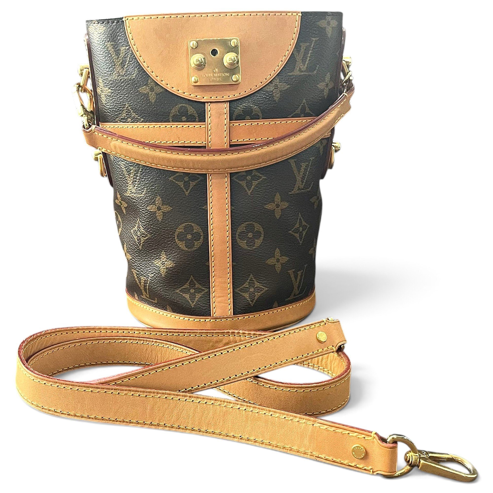 Duffle leather handbag
