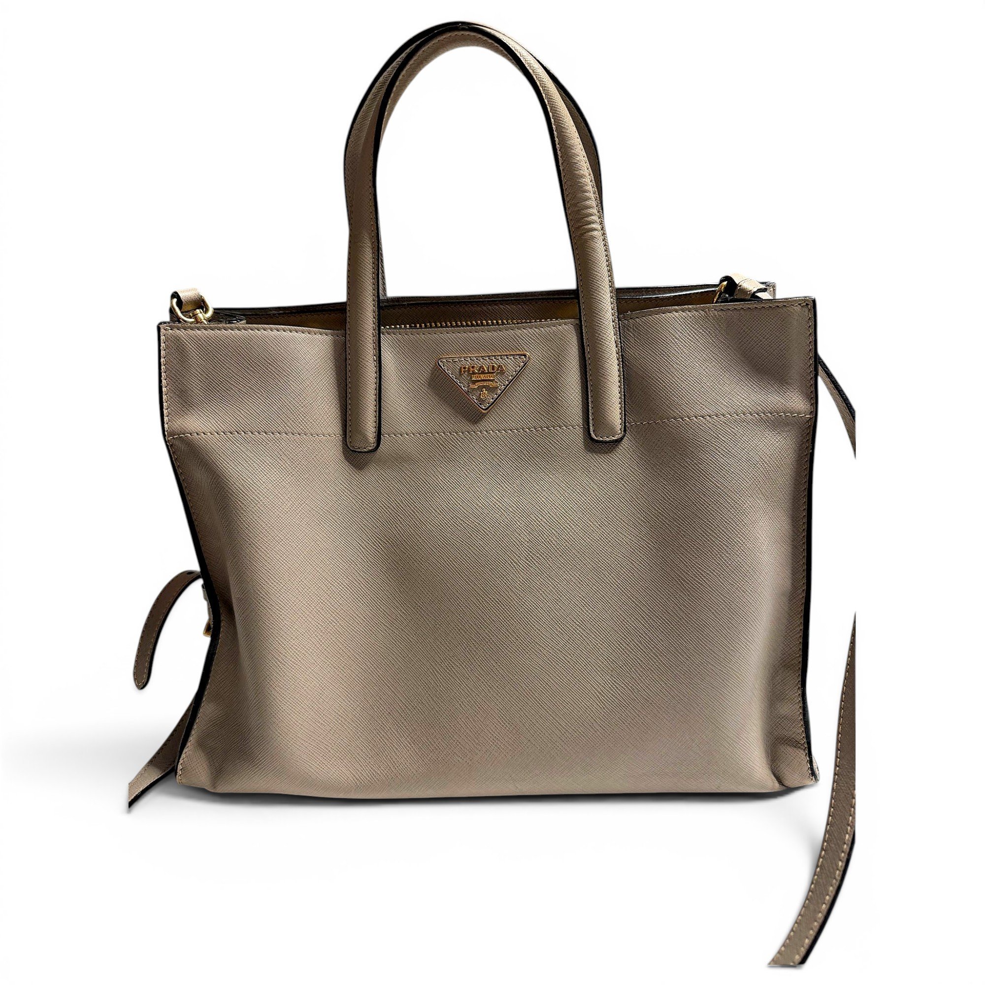 Monochrome leather tote