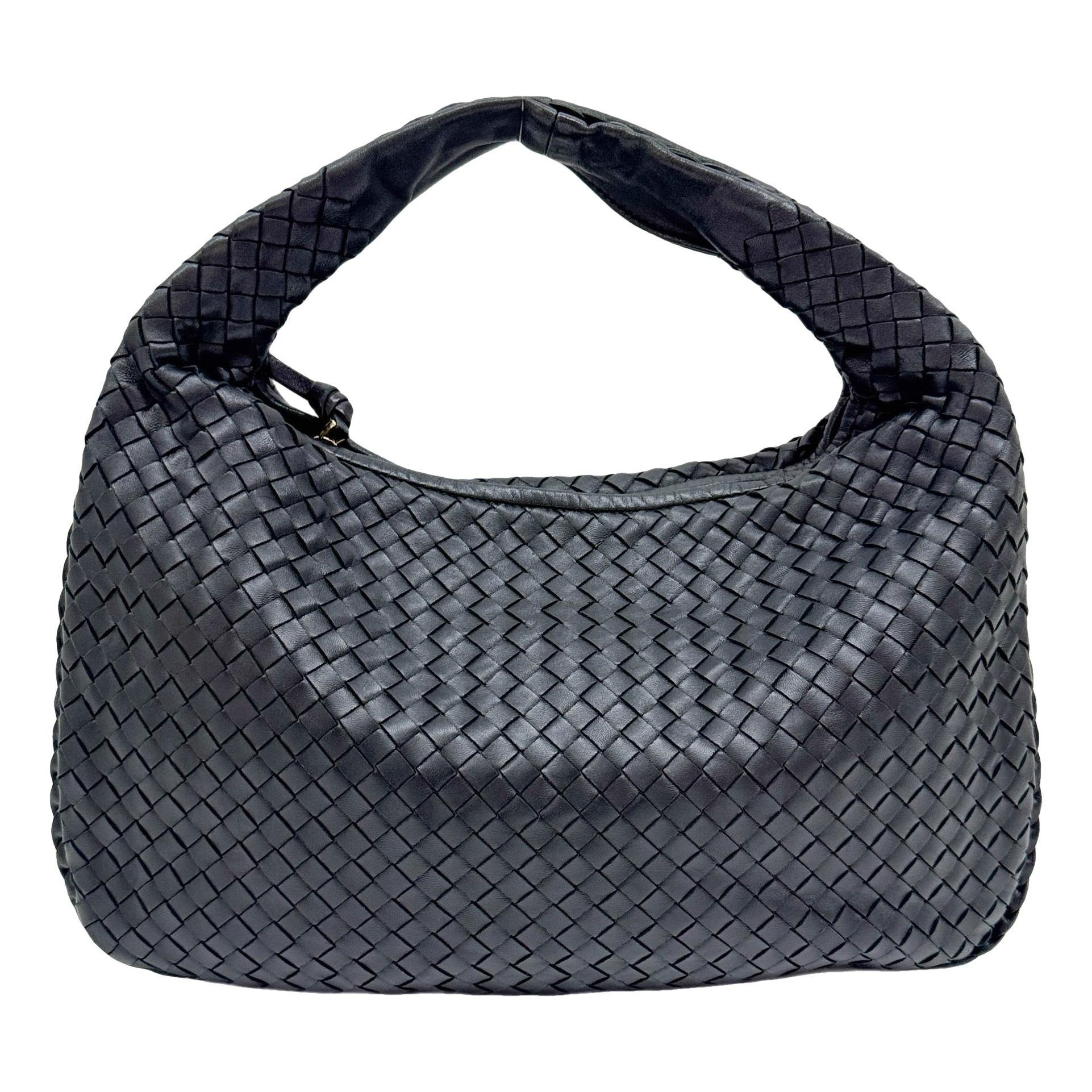 Veneta leather handbag