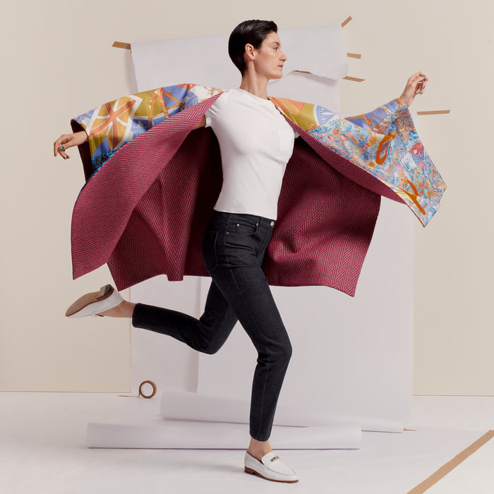 Random Reversible Cape