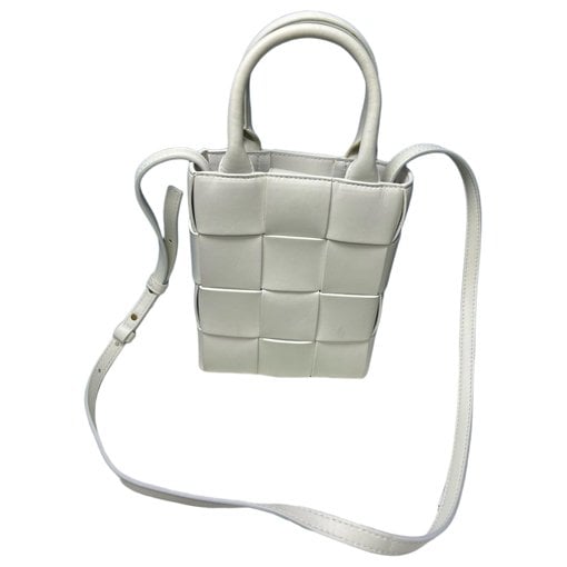 Cassette Bucket leather handbag