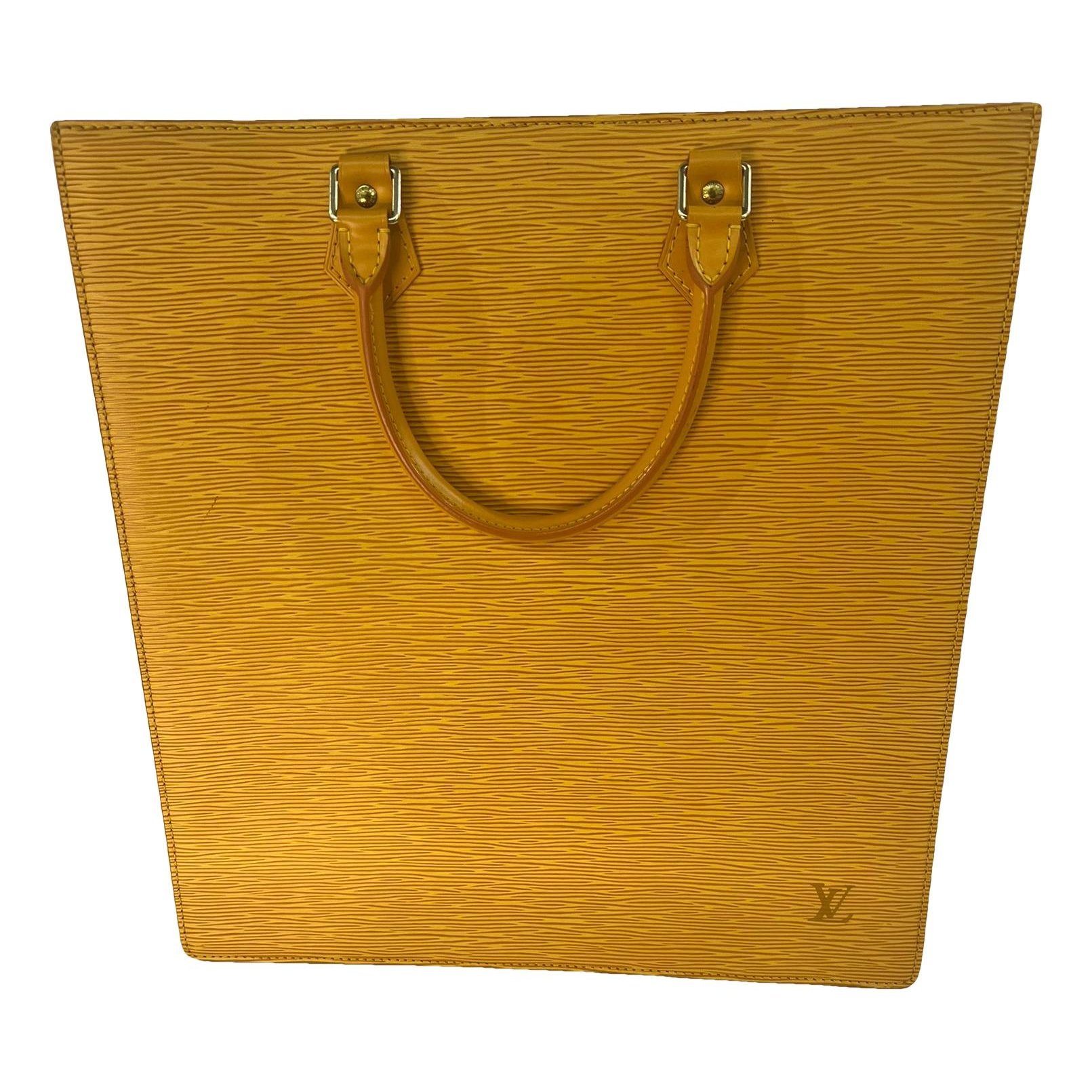 Louis Vuitton Leather handbag
