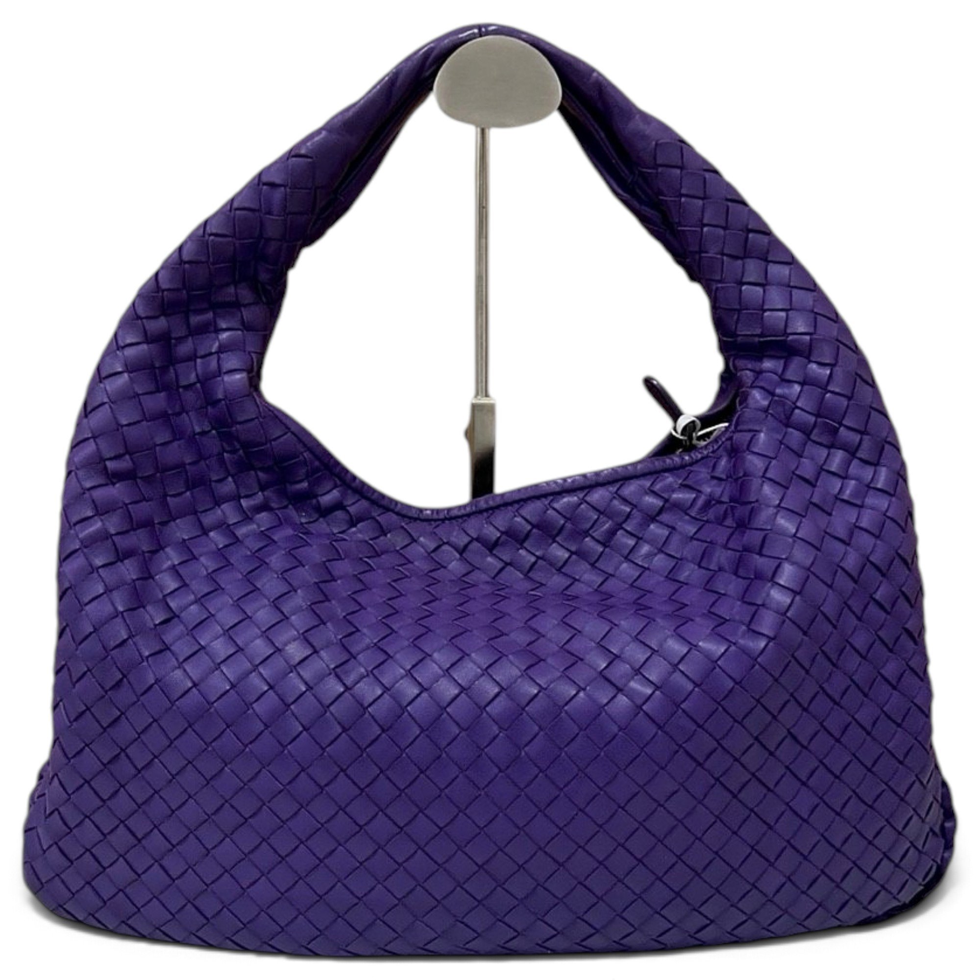 Veneta leather handbag