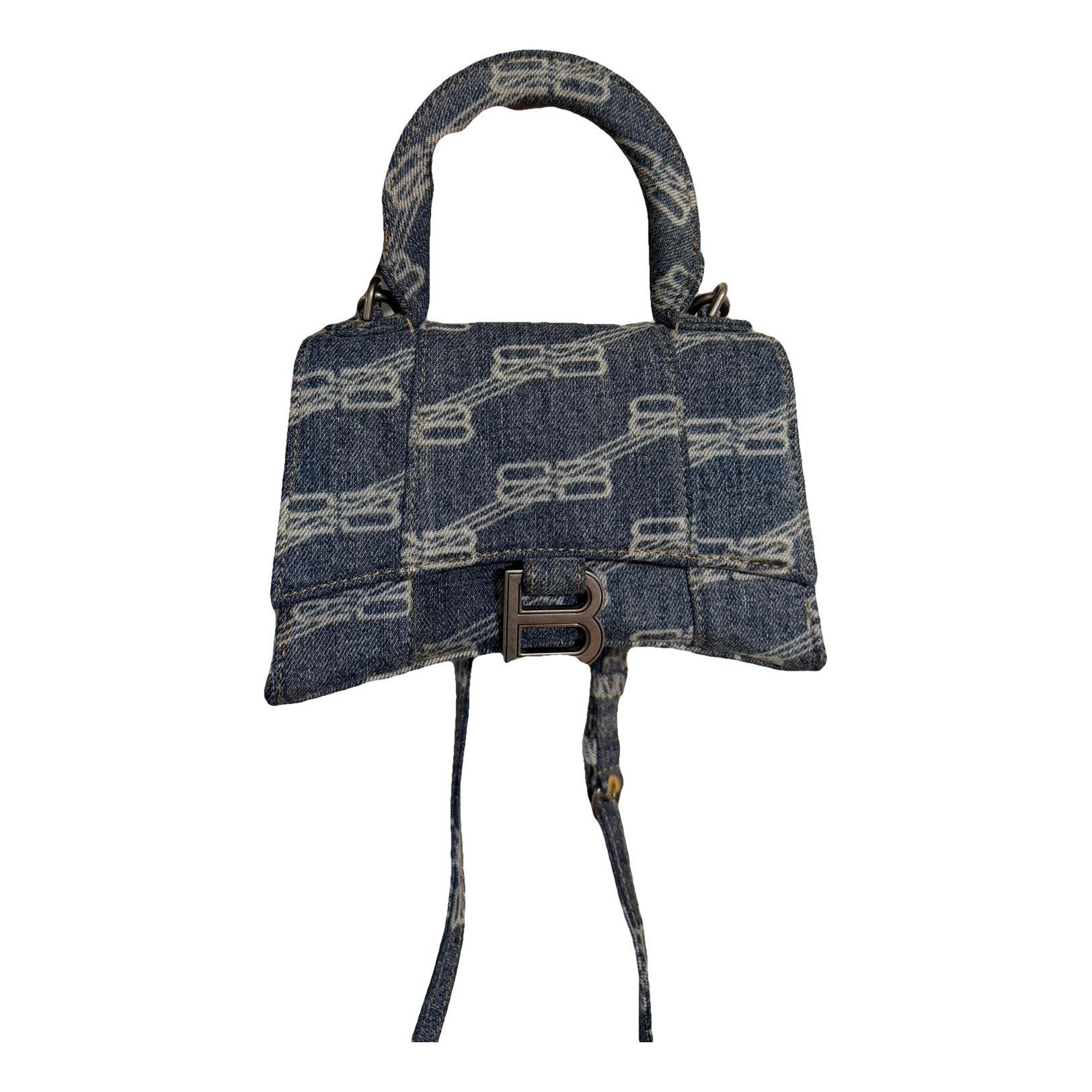 Hourglass handbag
