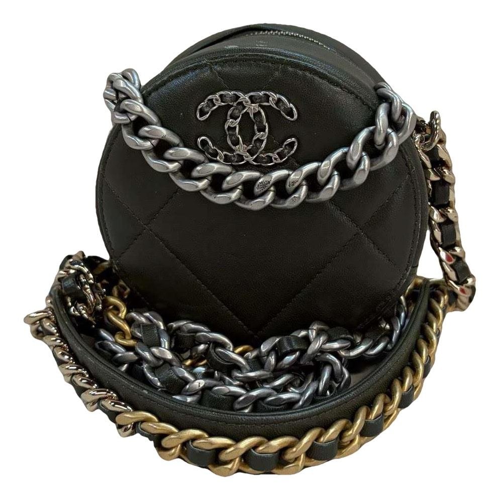 Chanel 19 leather handbag