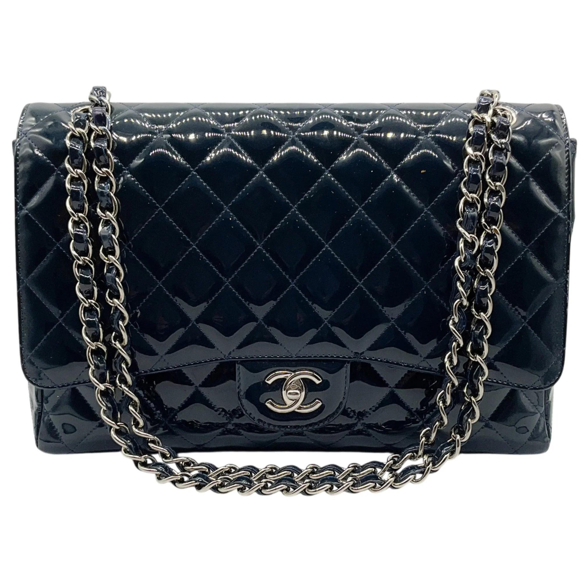 Timeless/Classique patent leather handbag