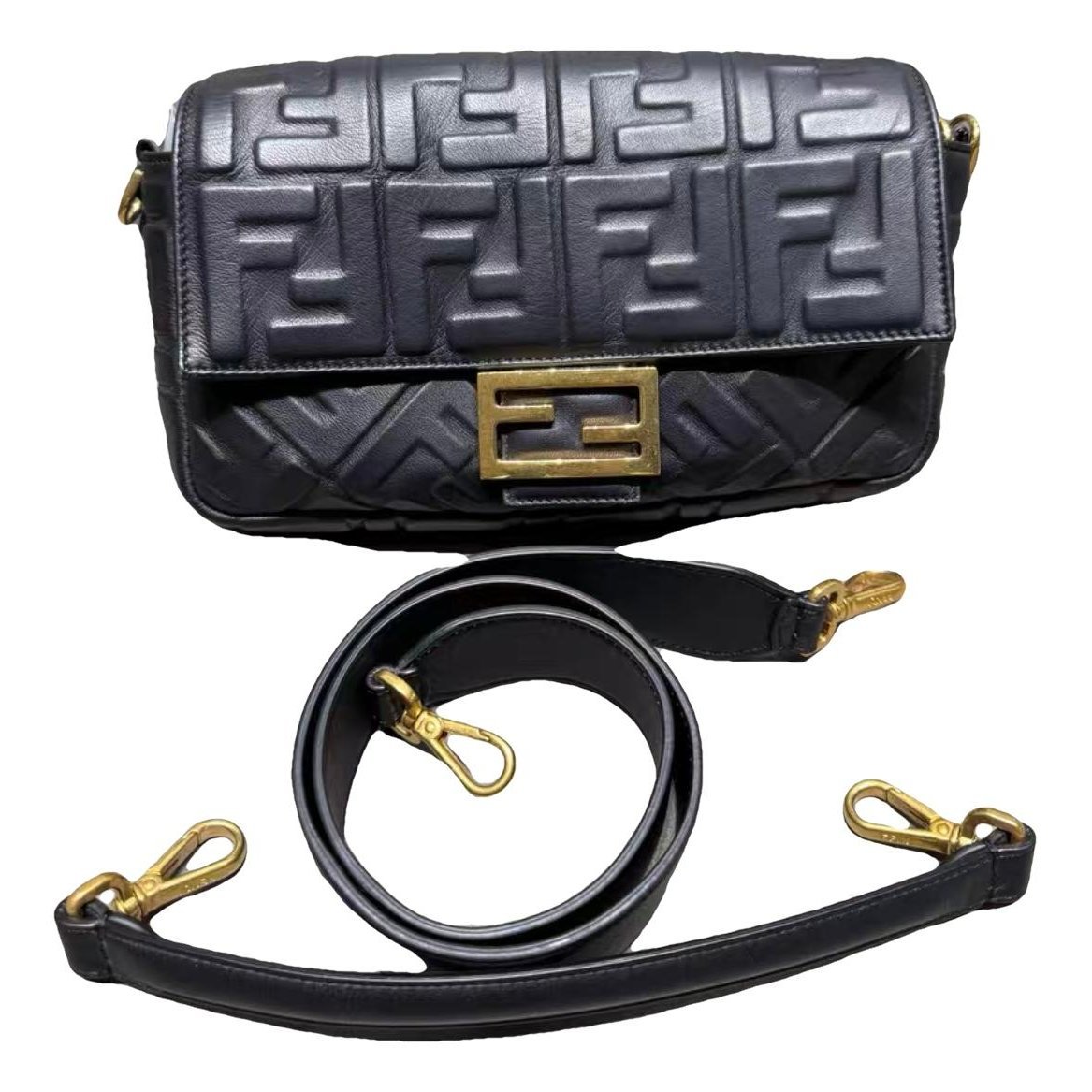 Baguette leather crossbody bag