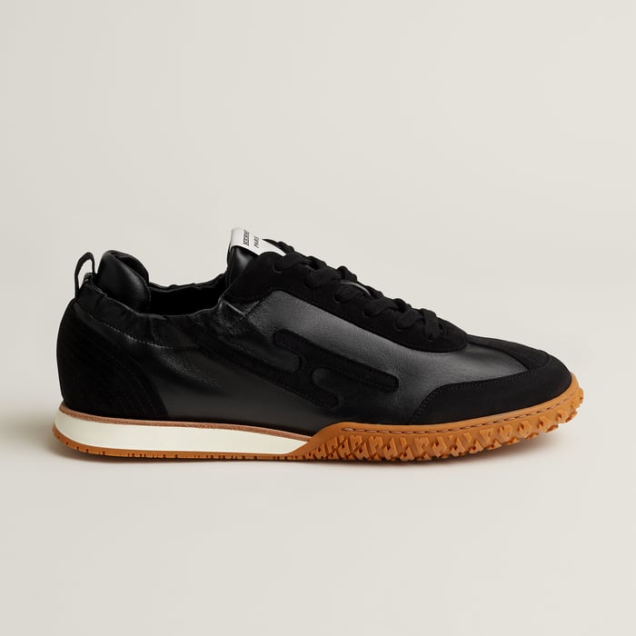 Noir Jet Sneaker