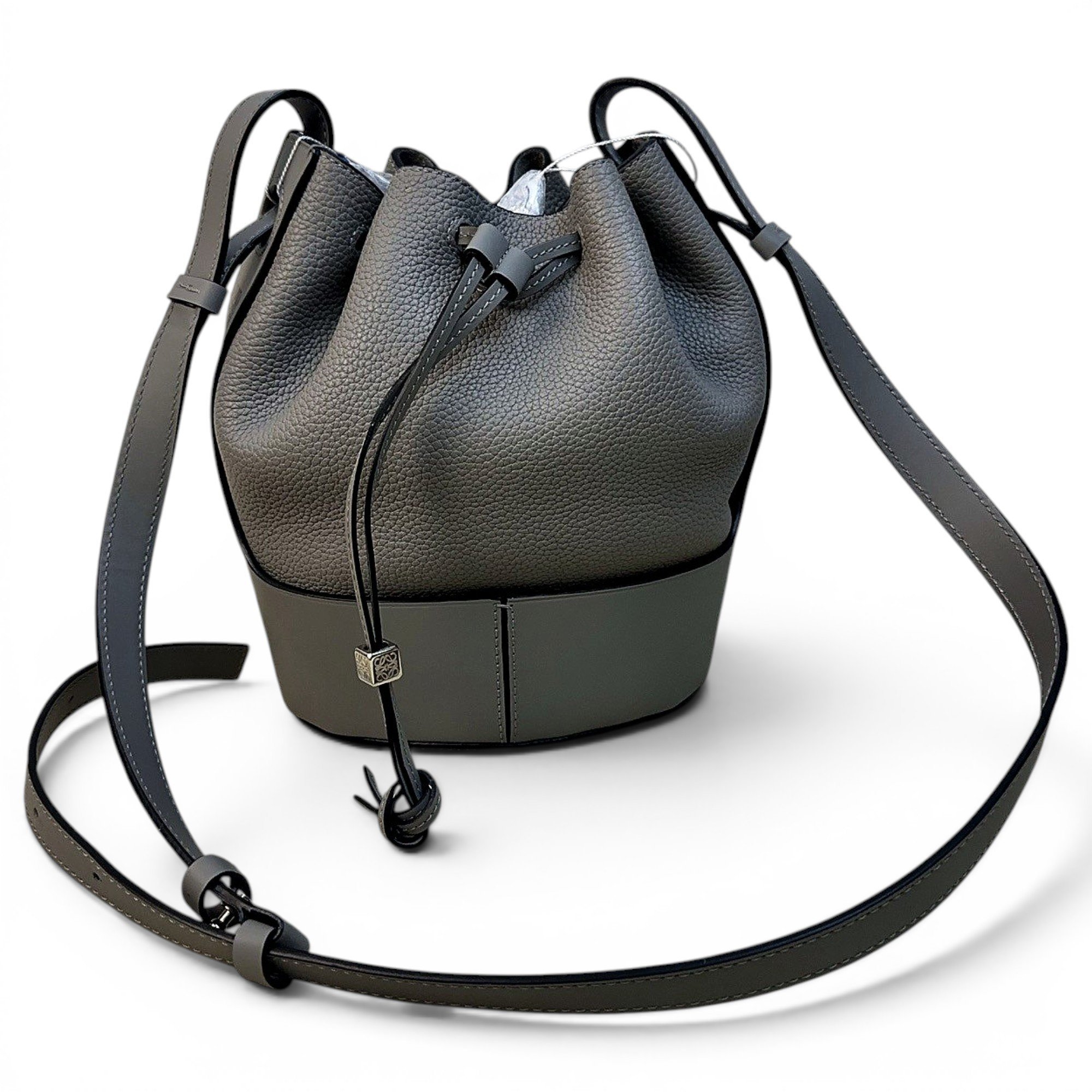 Balloon leather handbag