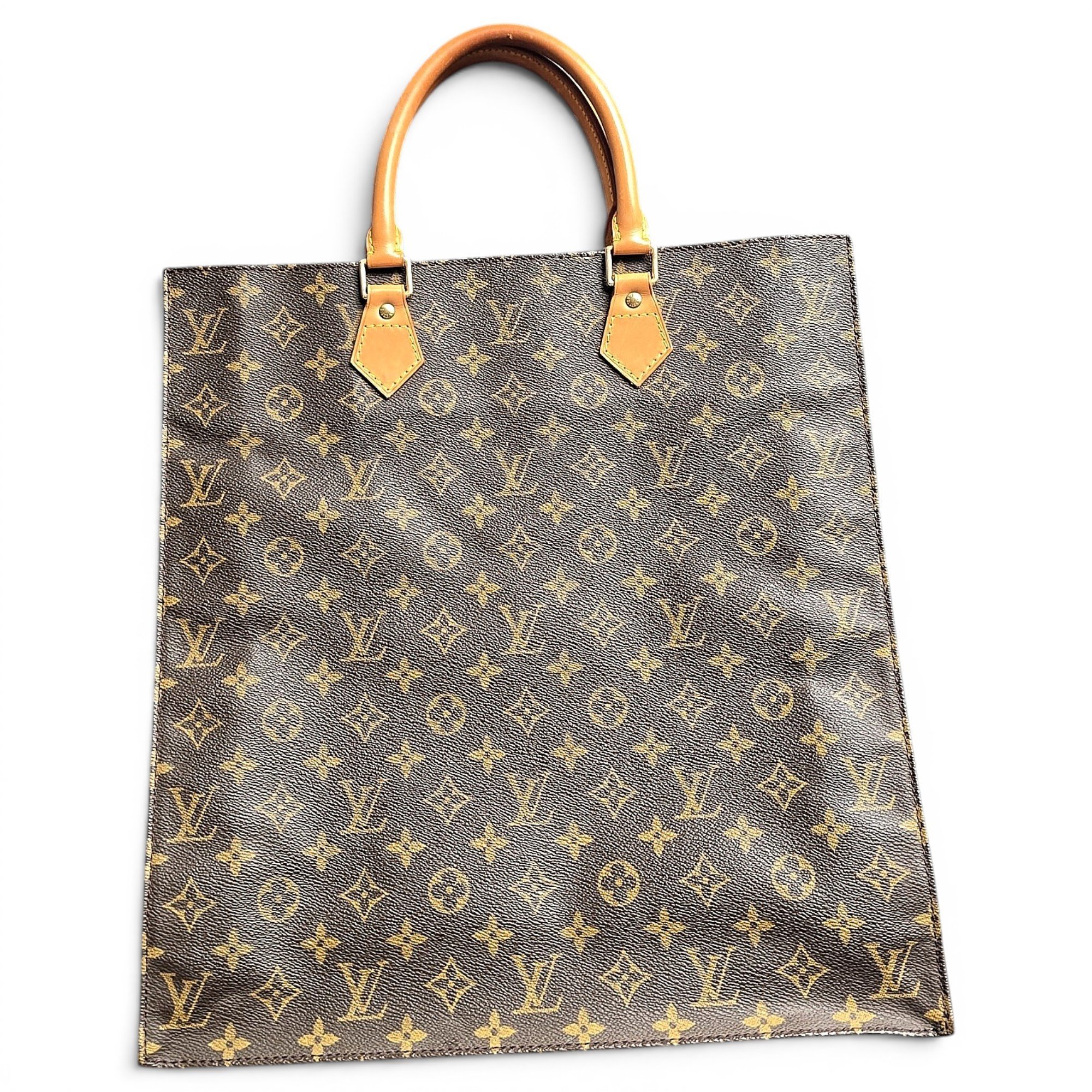 Plat leather handbag