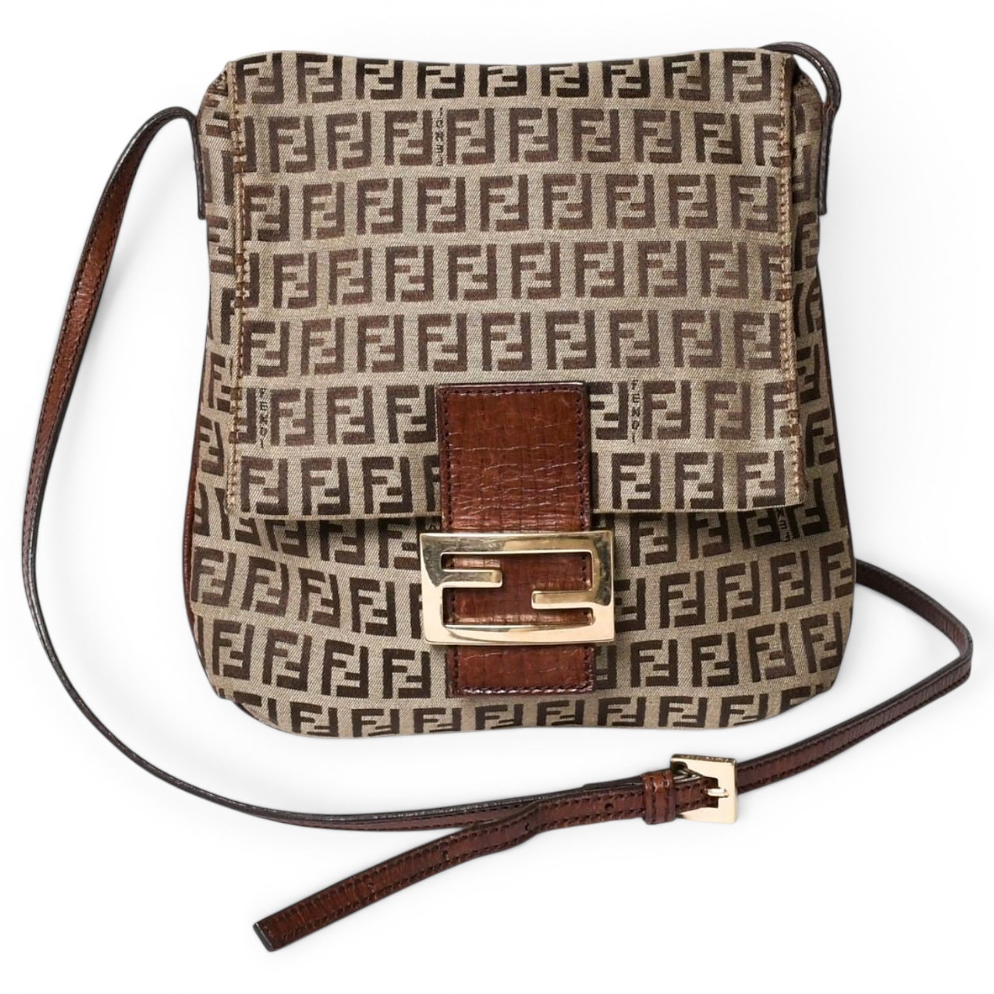 Pocket leather handbag