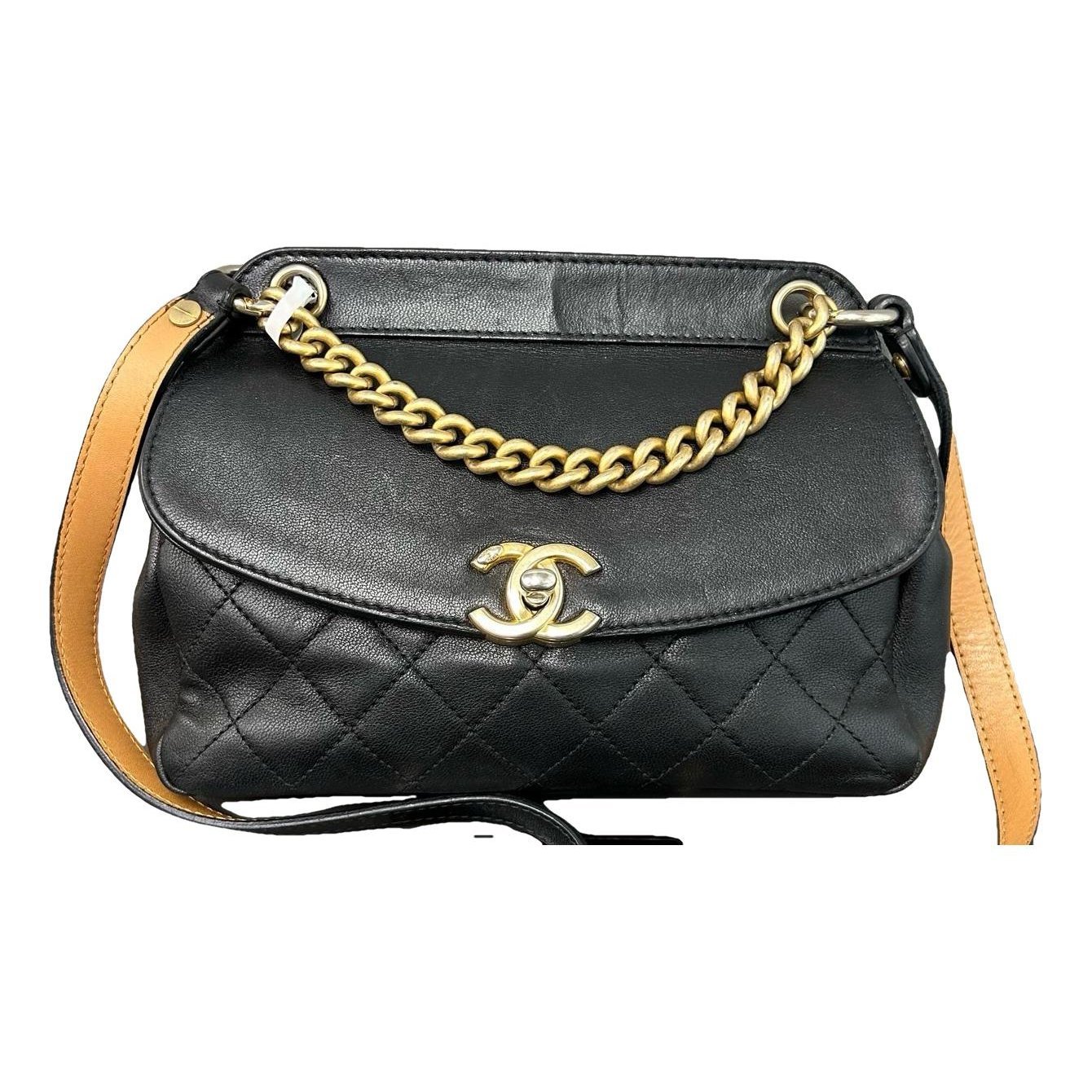 Chanel Leather bag