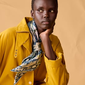 Dans les Bras de Selene scarf 90