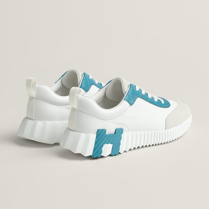 Bouncing Sneaker