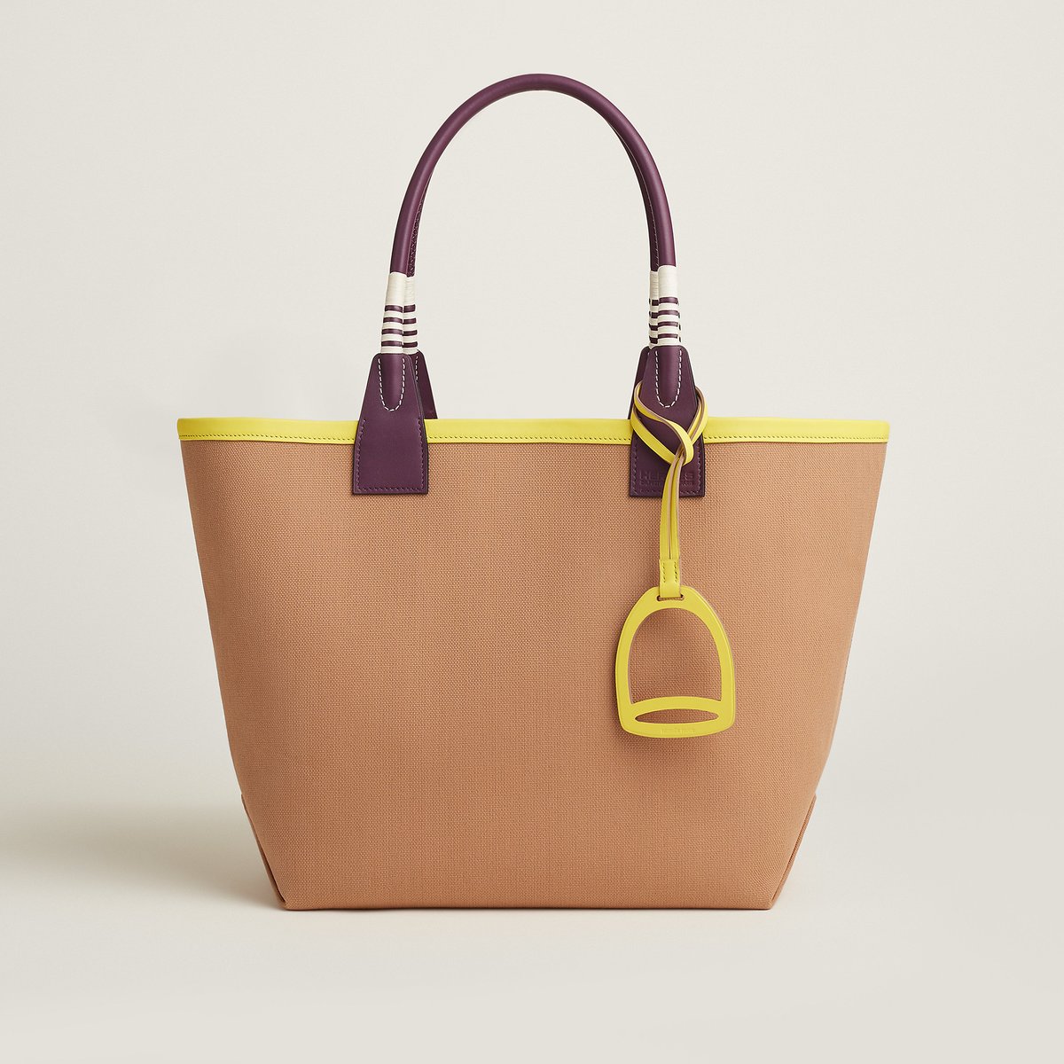 Steeple 28 bag