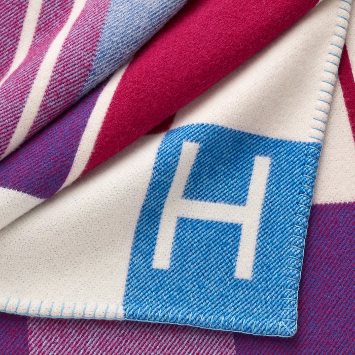 Pourpre Avalon Vibration Throw Blanket