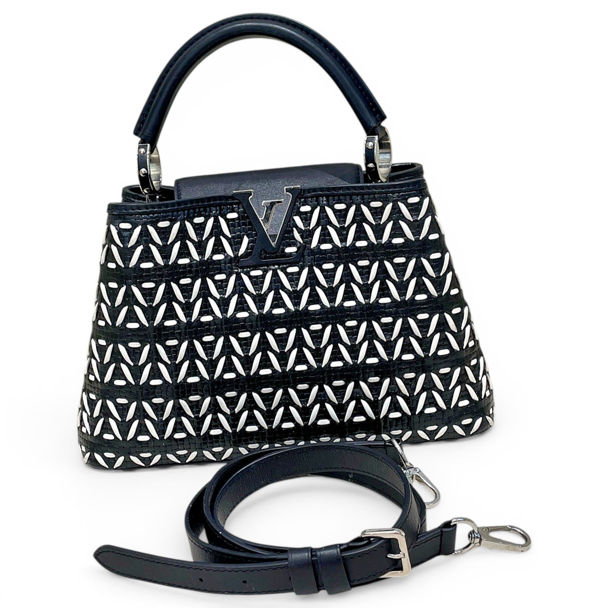 Capucines leather handbag