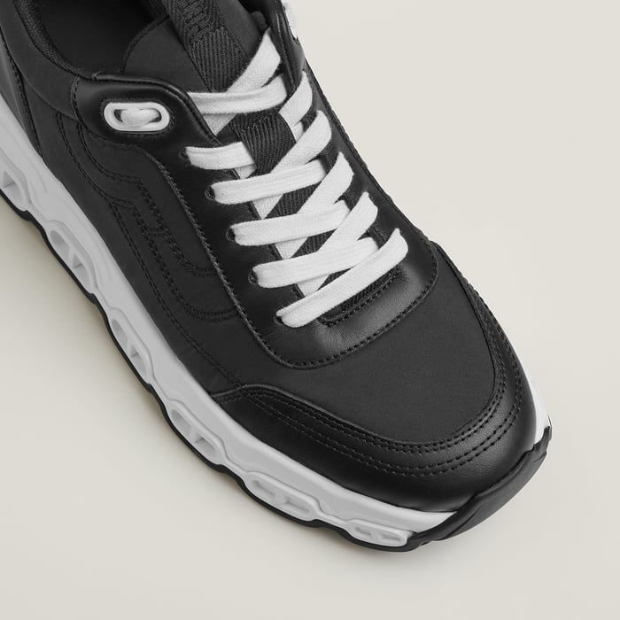 Noir Impulse Sneaker