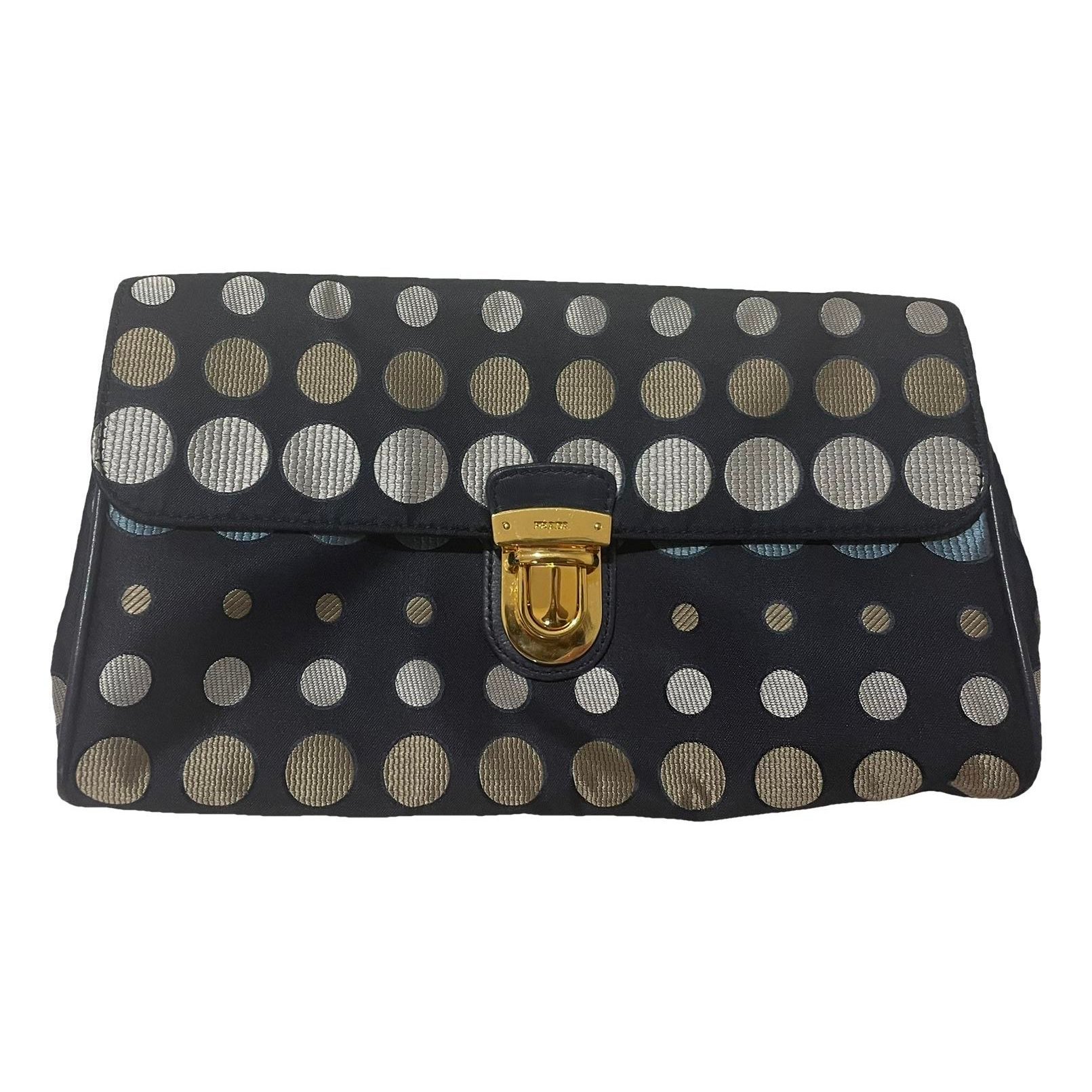 Cloth clutch bag