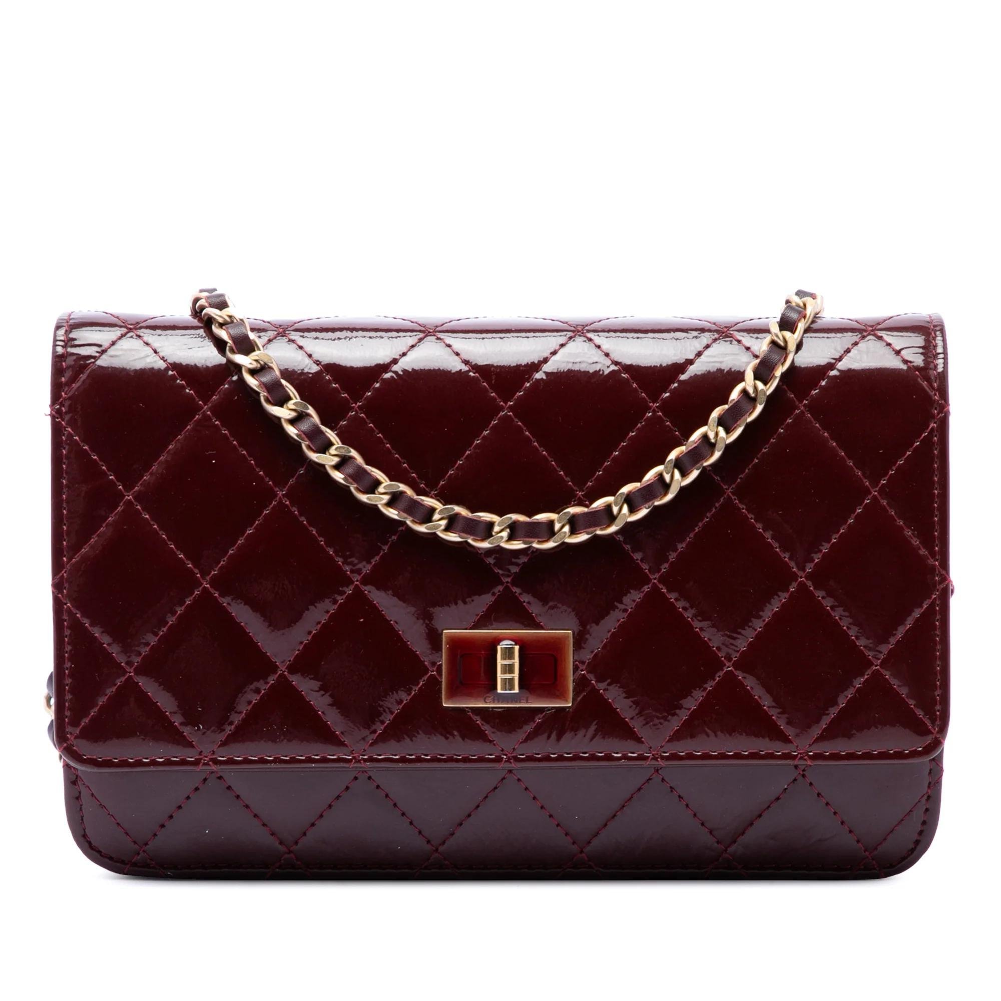 Wallet On Chain Timeless/Classique patent leather handbag