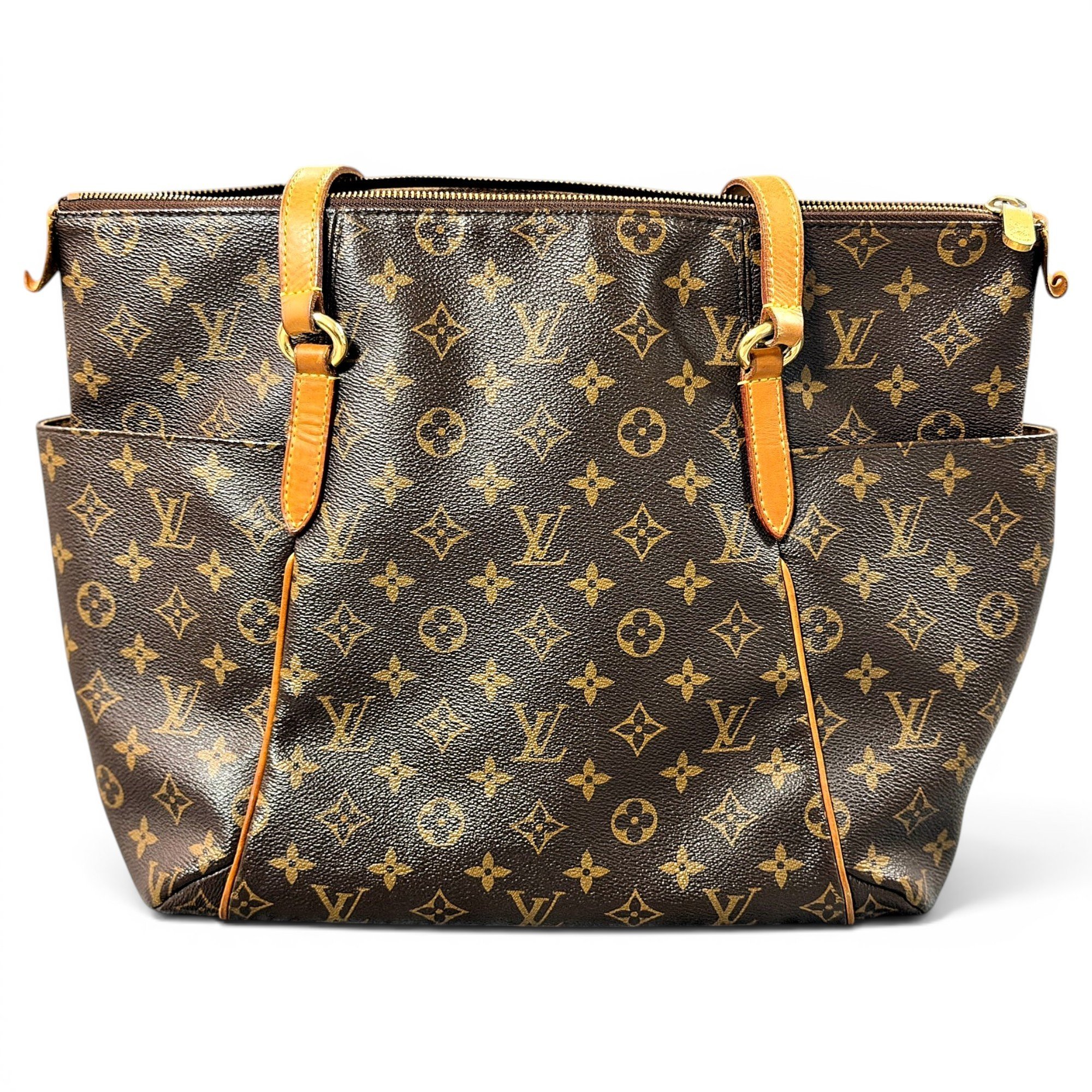 Totally leather handbag