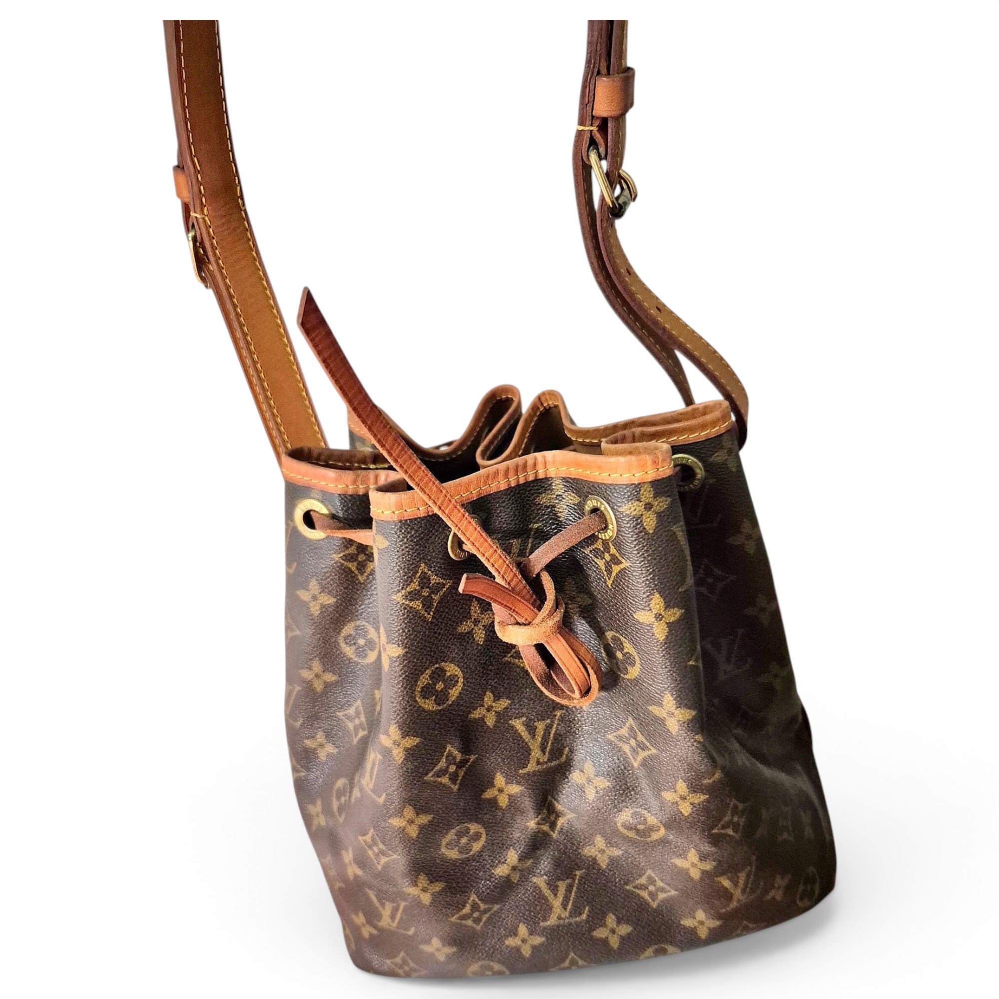 Noé leather handbag