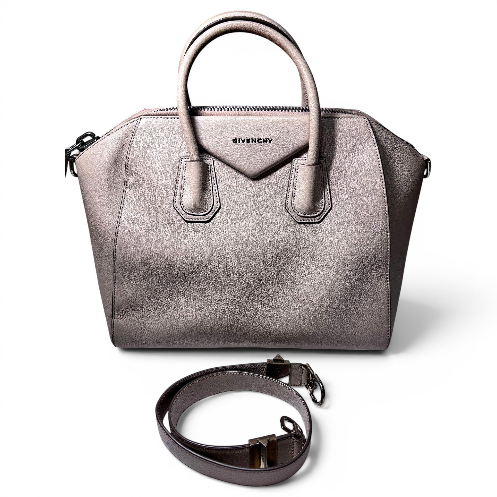 Antigona leather handbag
