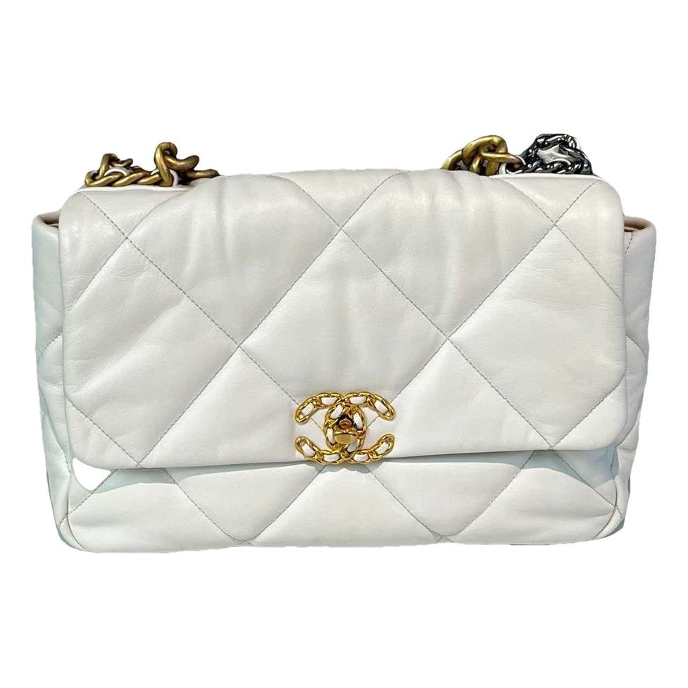 Chanel 19 leather handbag