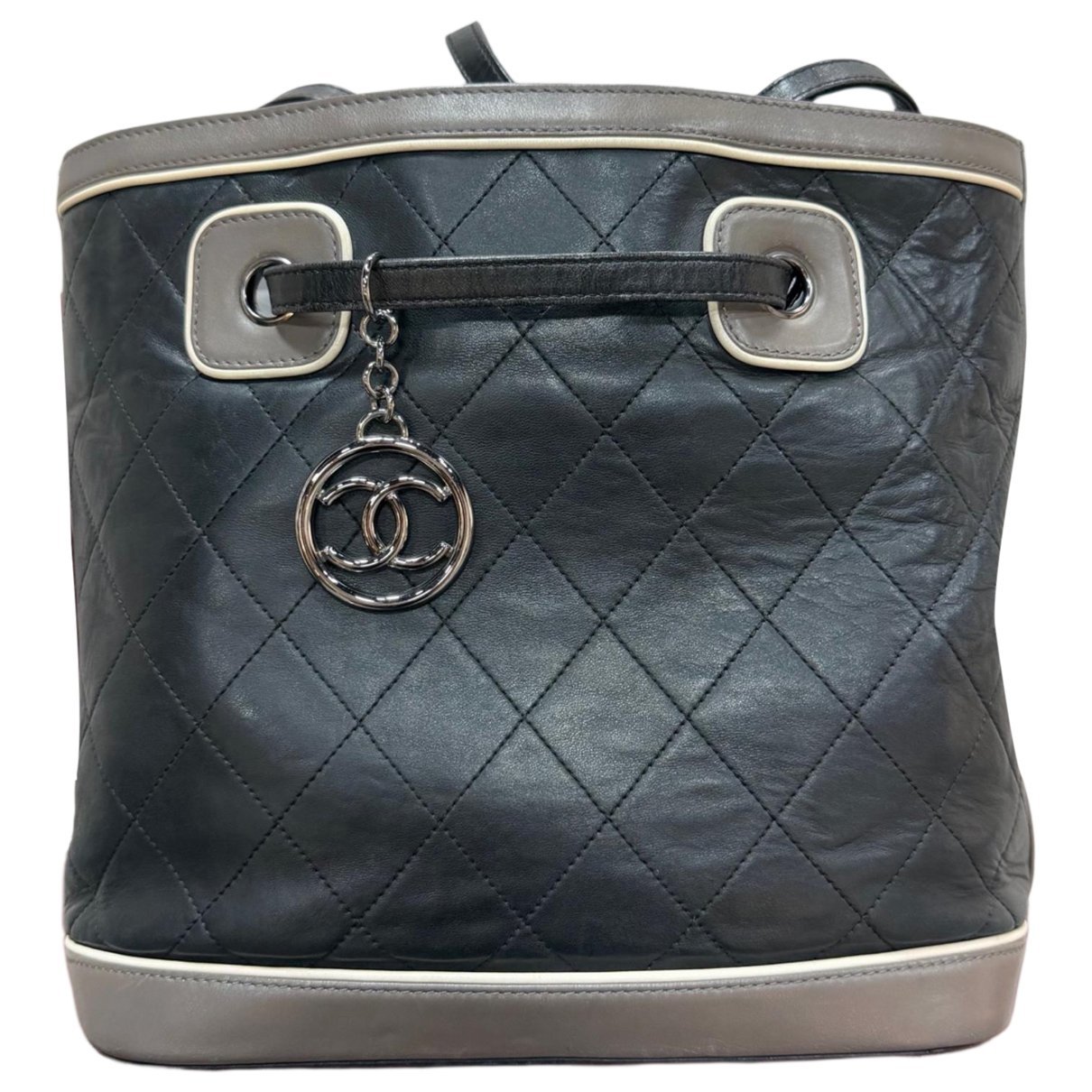 Trendy CC Vanity leather handbag