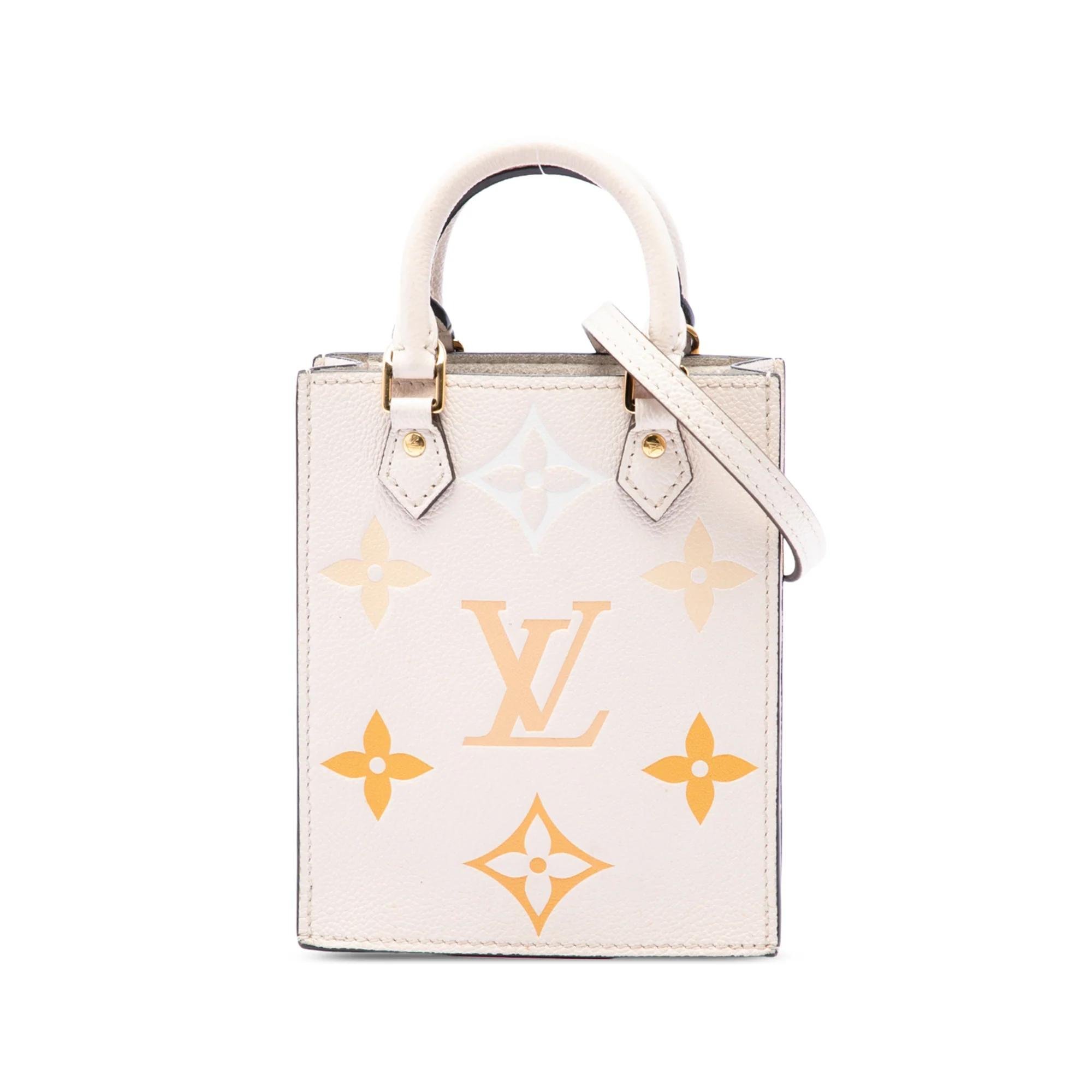 Plat leather handbag