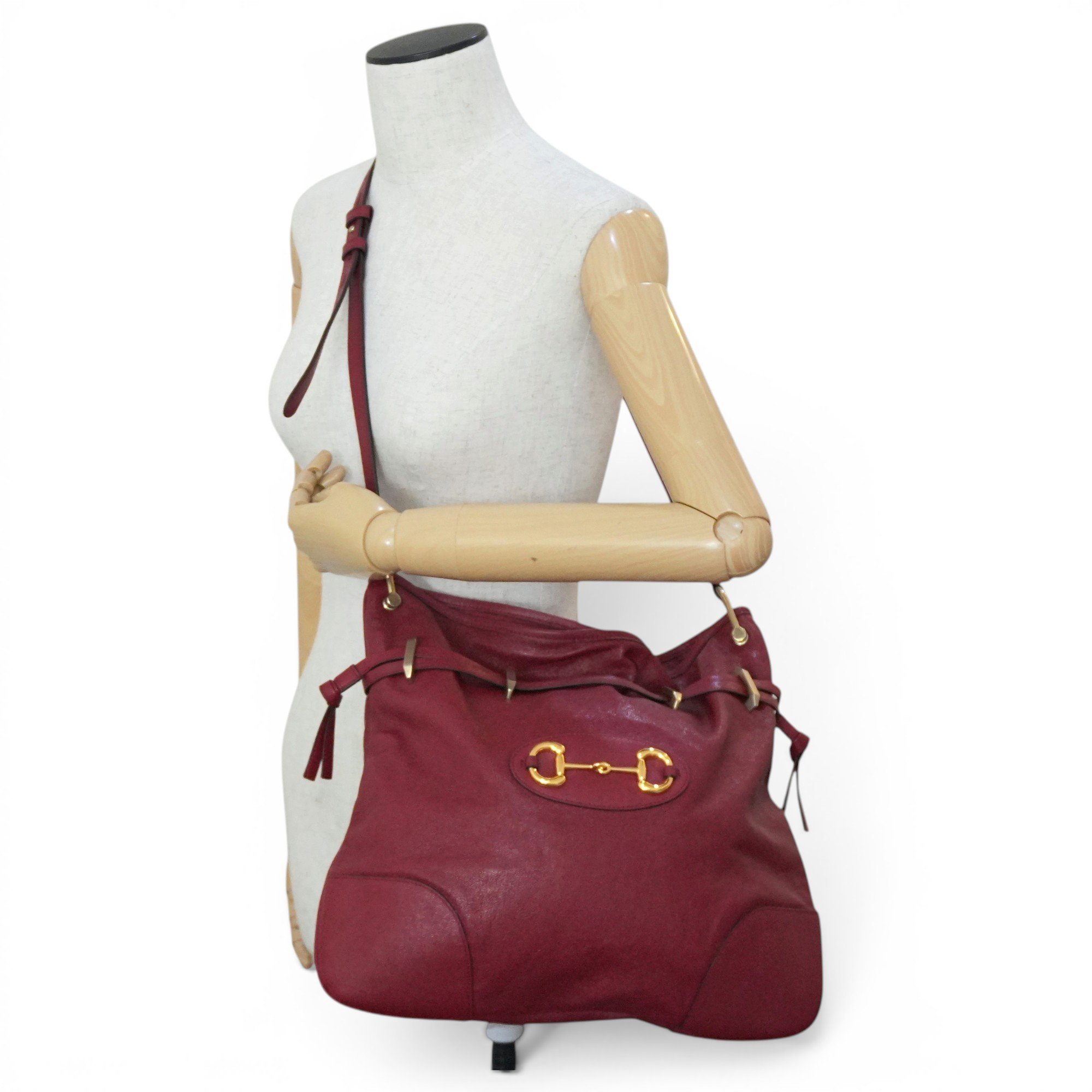 Horsebit 1955 Messenger leather handbag