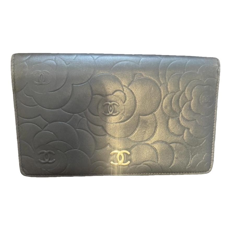 Leather clutch bag