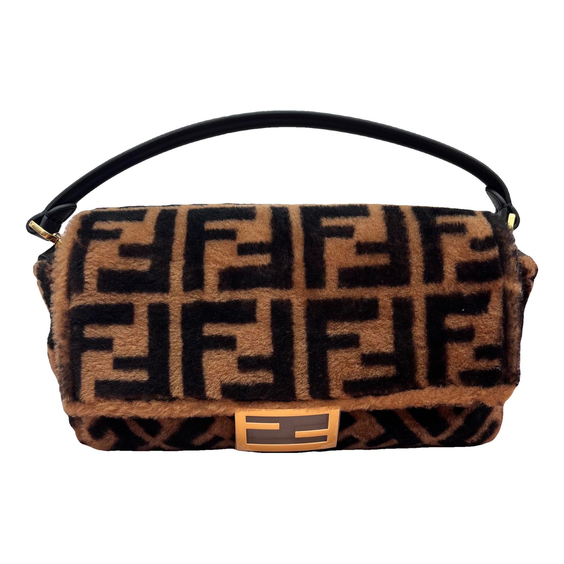 Baguette cloth handbag