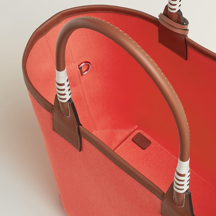 Steeple 28 Bag