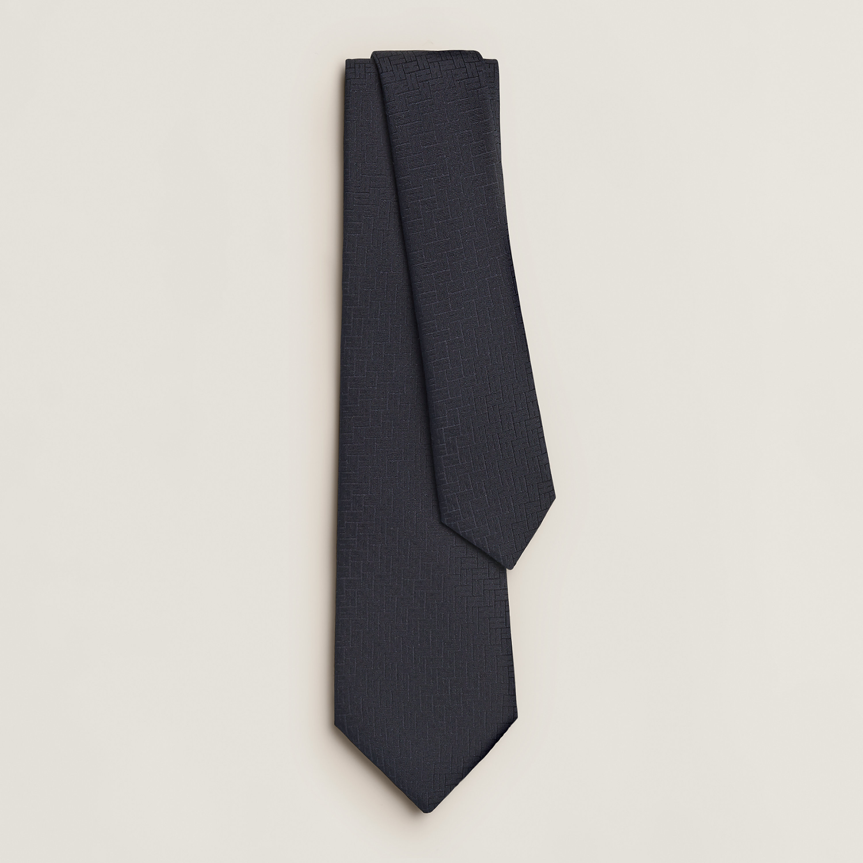 Faconnee H 24 tie