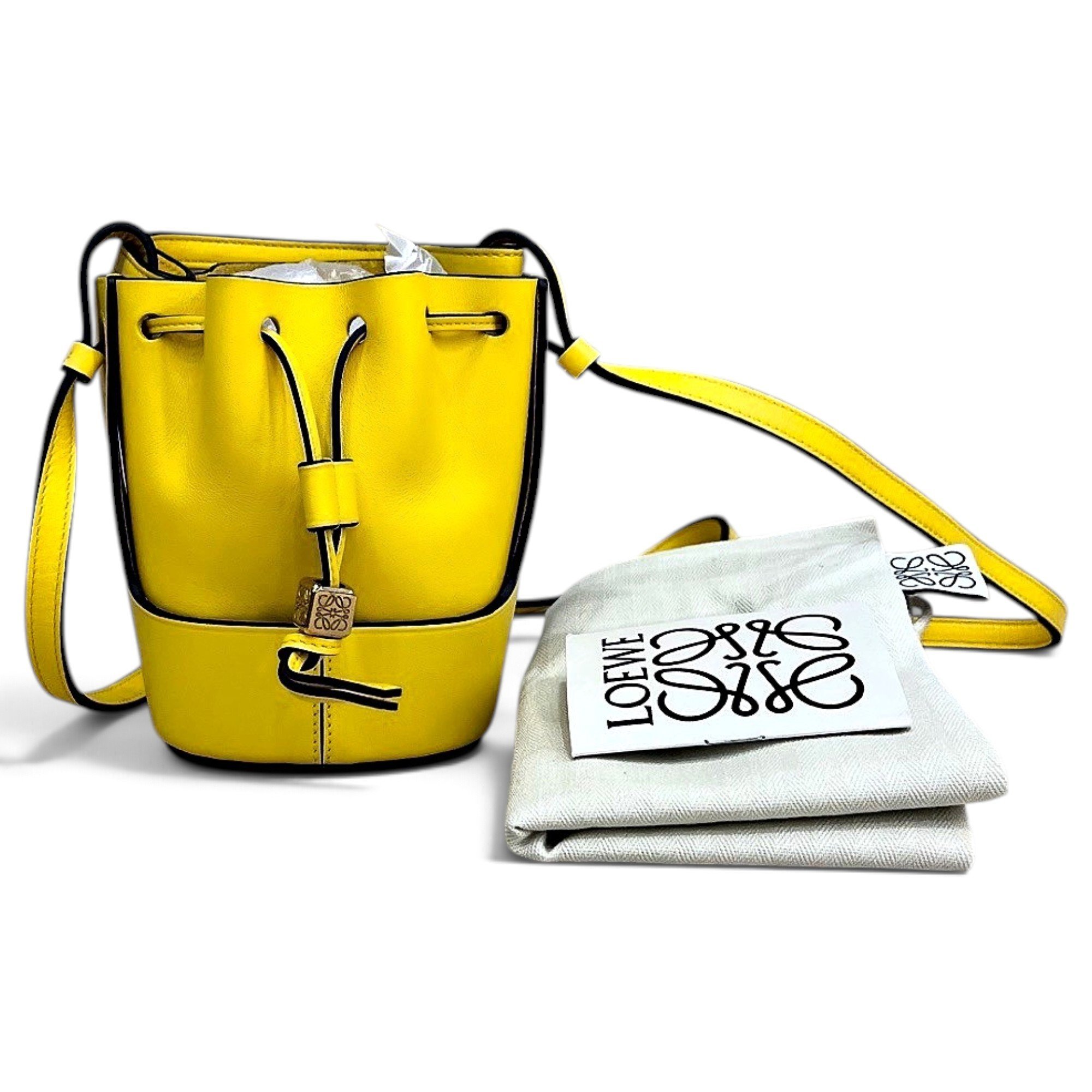 Balloon leather handbag